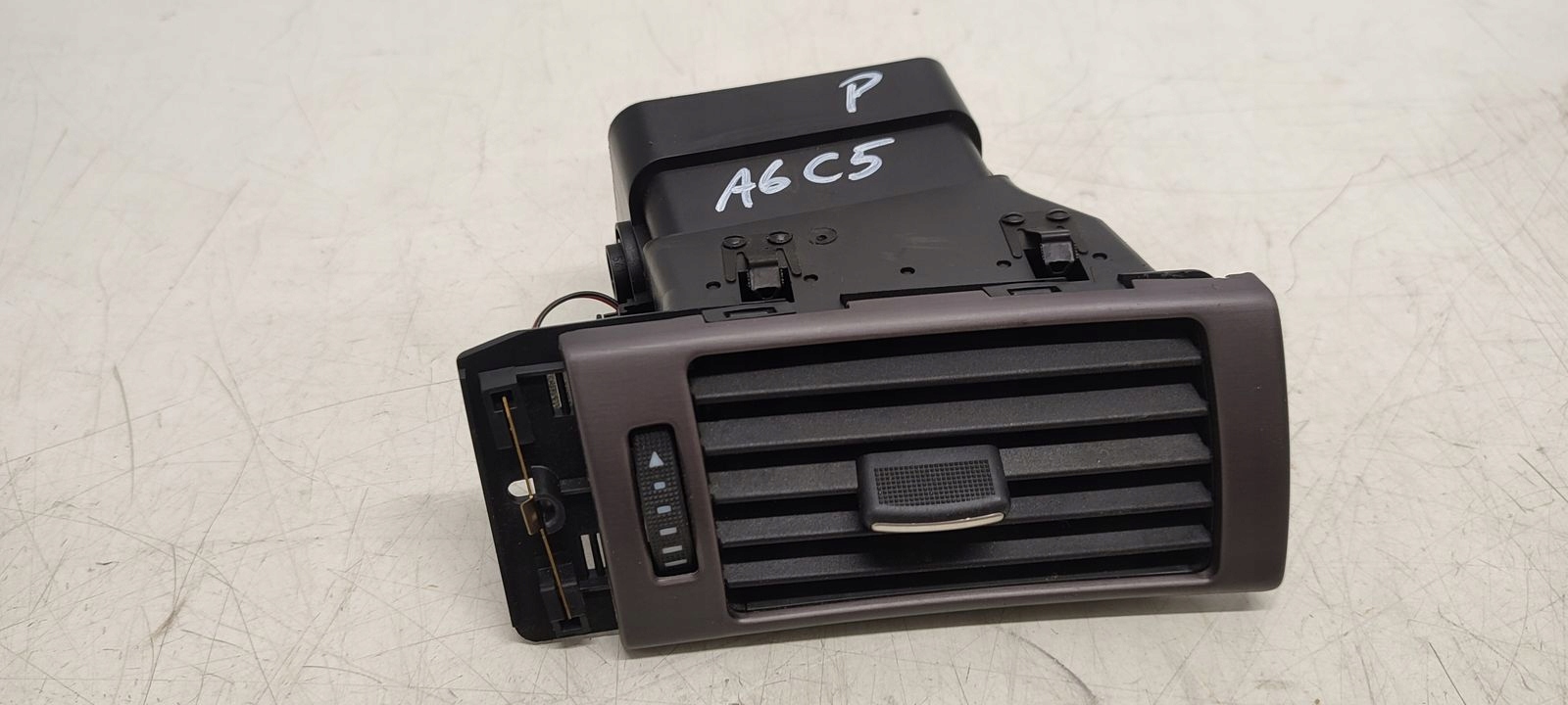 Kratki grid air conditioning devices Audi A6 C5 1,8T