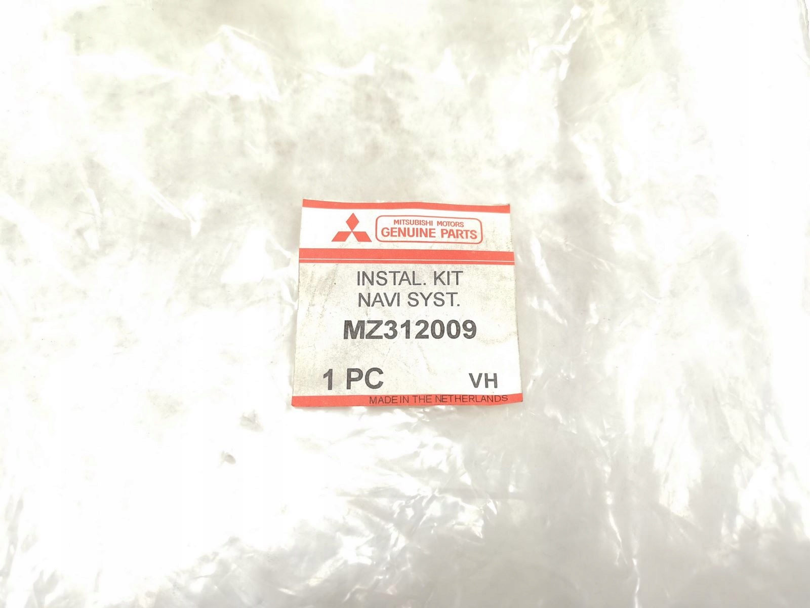 Halter der Navigation MITSUBISHI / MZ312009