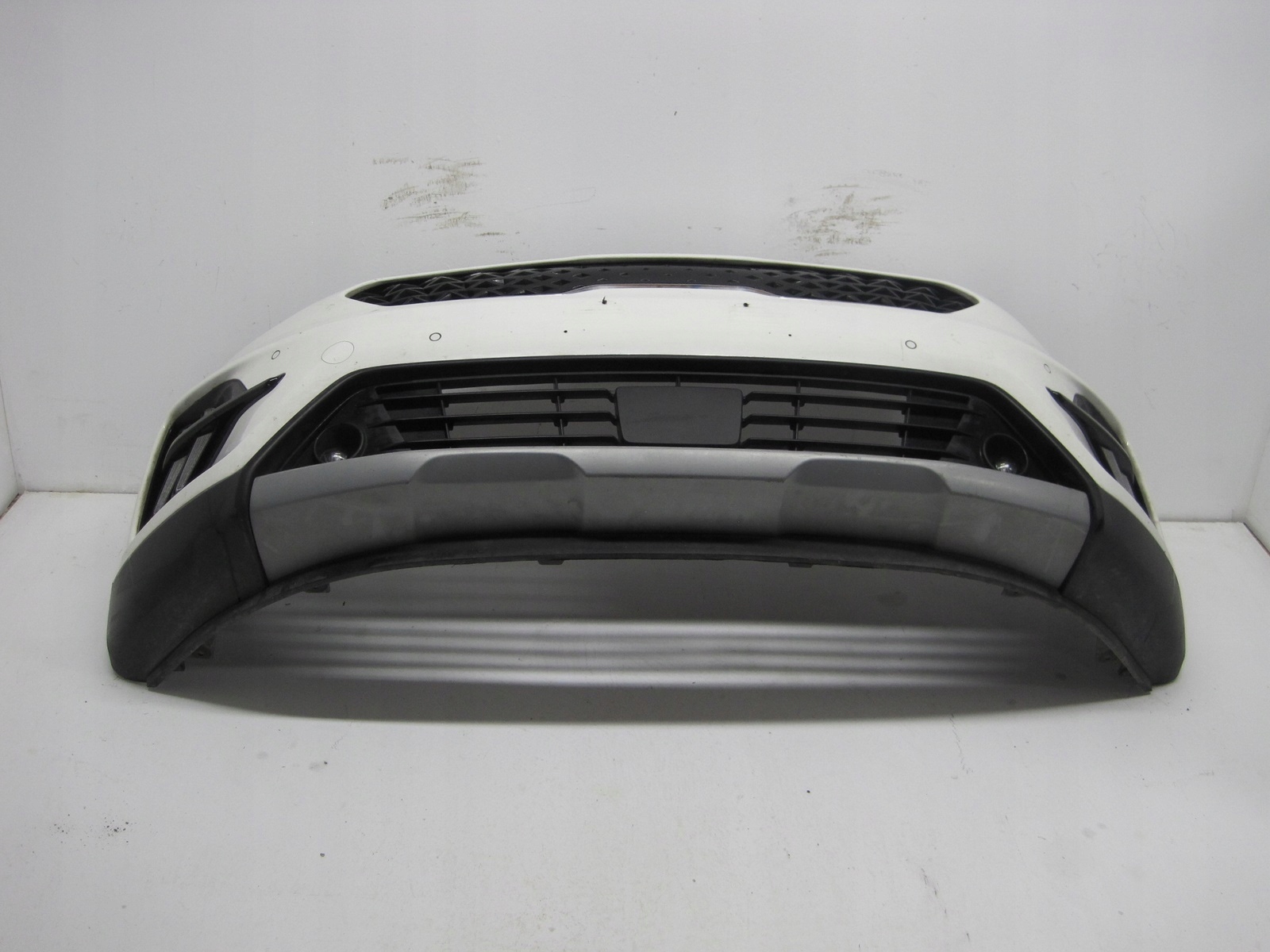 Zderzak przedni KIA NIRO 4 PDC 19R POD RADAR PRZÓD Strona zabudowy przód