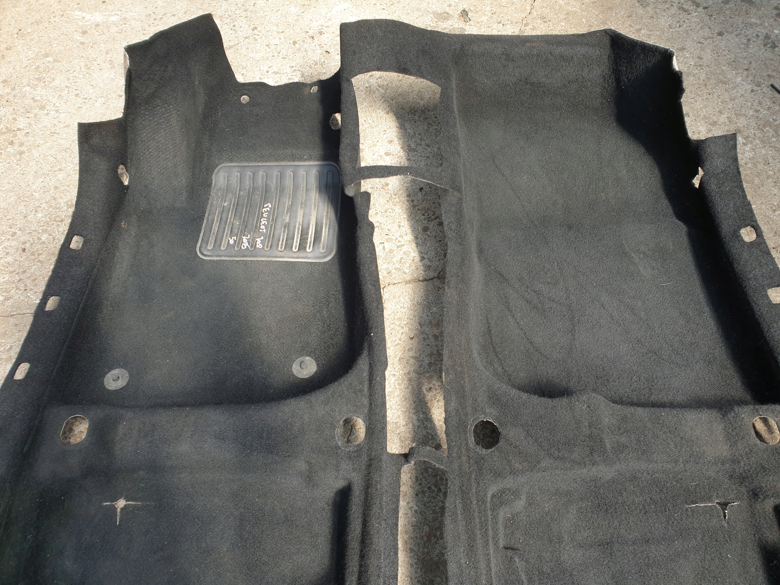 mats carpet PEUGEOT 208 2013- 5D 96737436zd