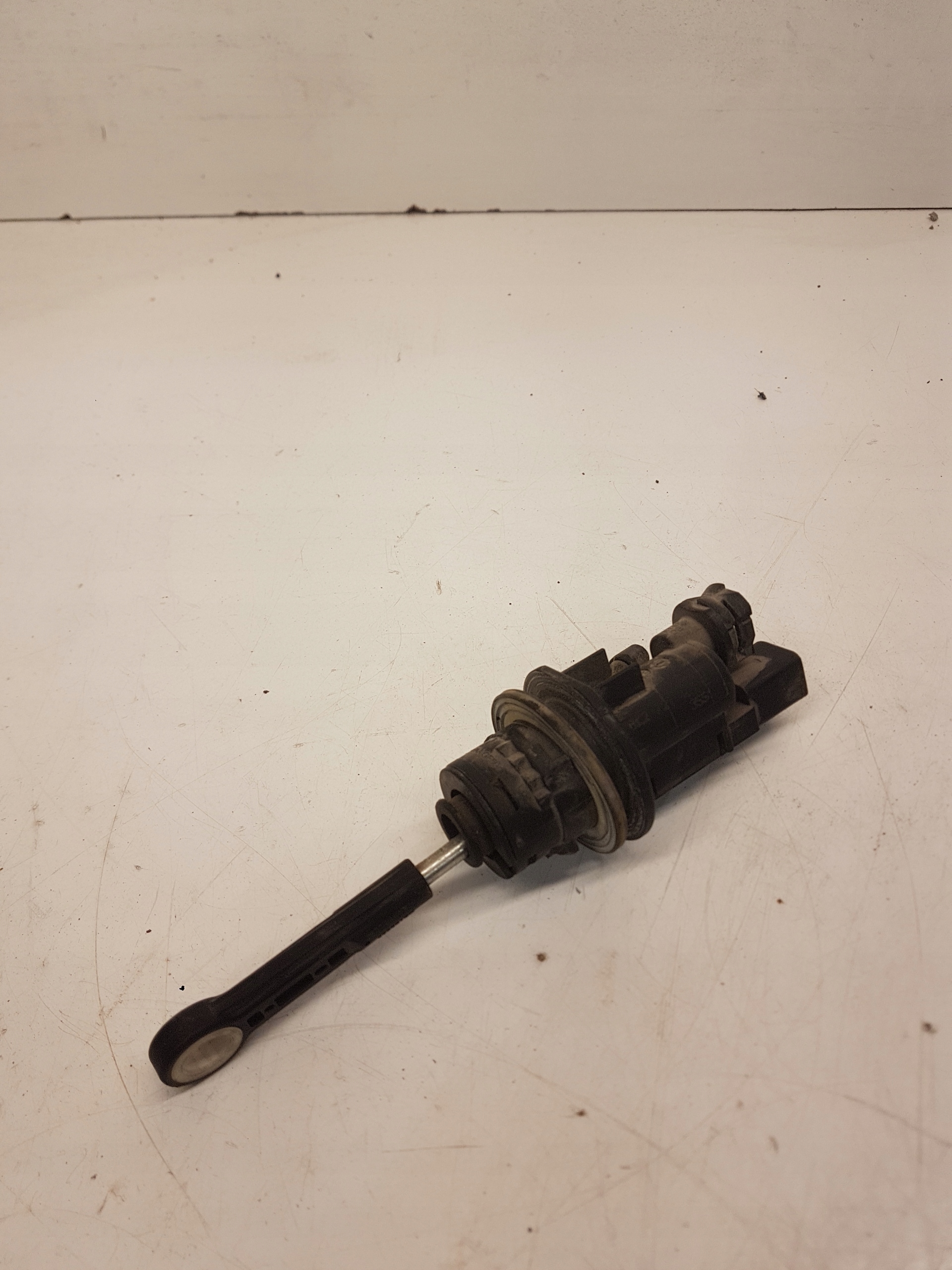 Насос сцепления AUDI A4 B8 A5 8t Q5 8K2721401E