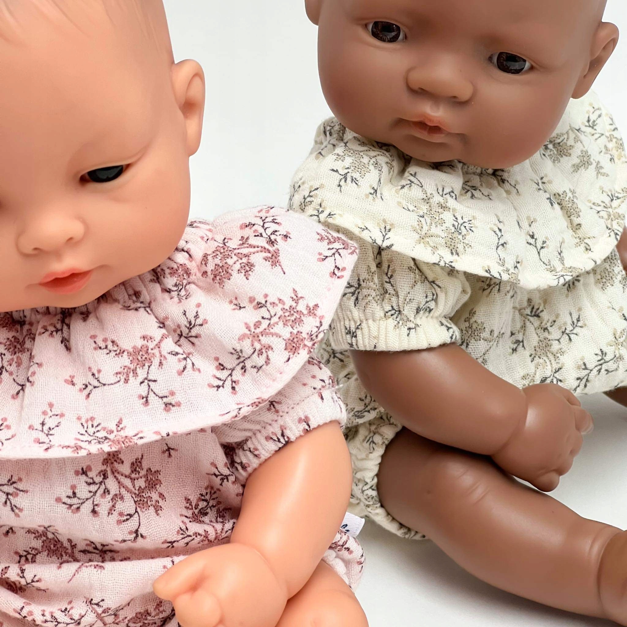 Kombinezon Gloria dla lalki dla Miniland 32cm, róż Materiał tkanina