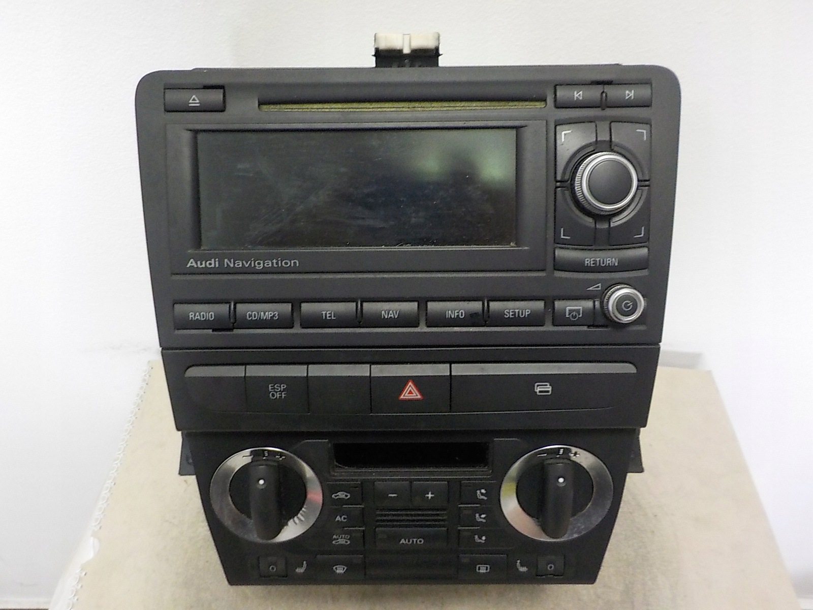 AUDI A3 II 8P RADIO navigation 8P0035192P 2DIN PANEL frame