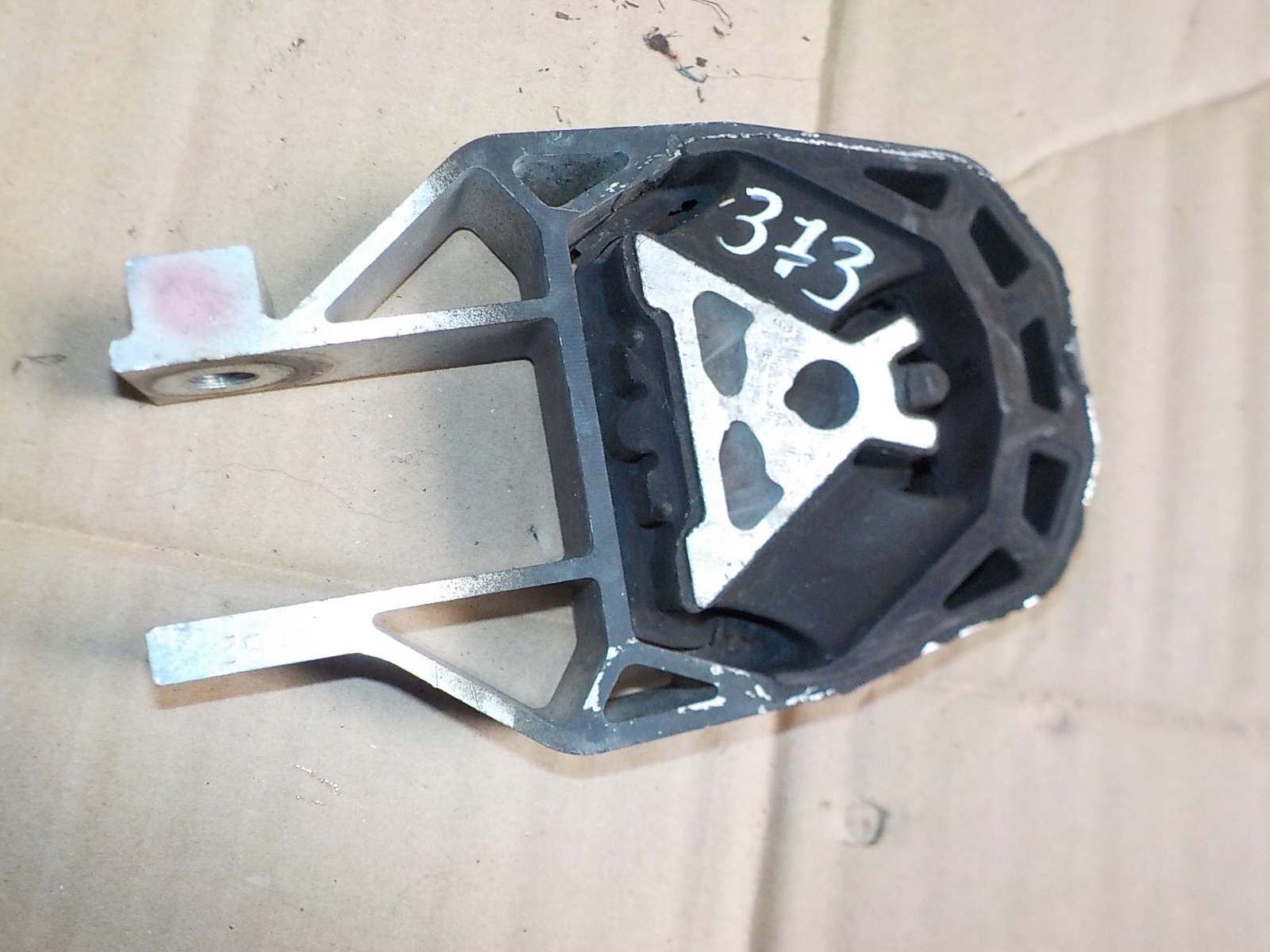 ŁAPA PODUSZKA SKRZYNI KUGA MK2 1.5TDCI