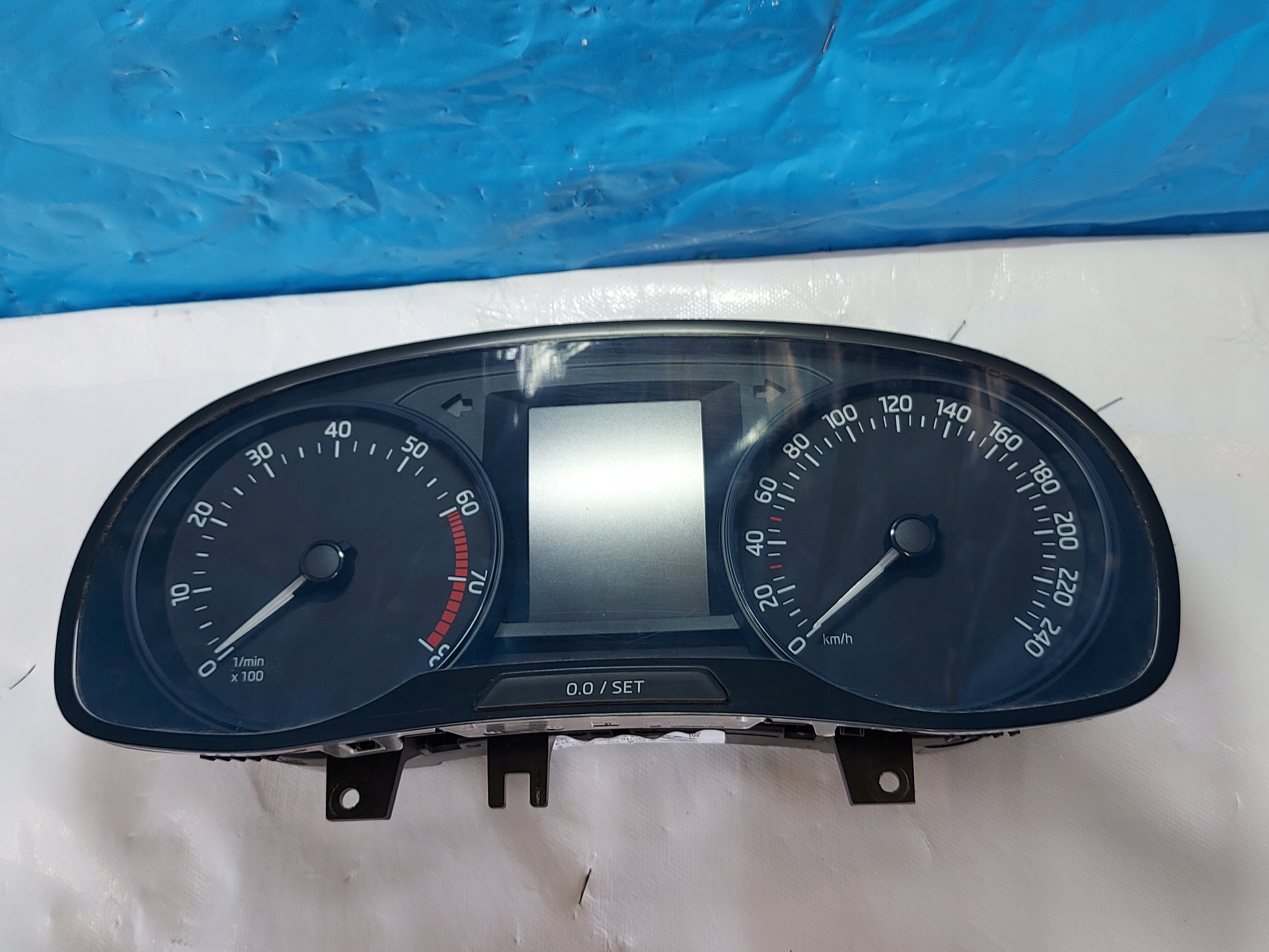 dials clock SKODA FABIA III 1.0 B 2016r 6V920700A