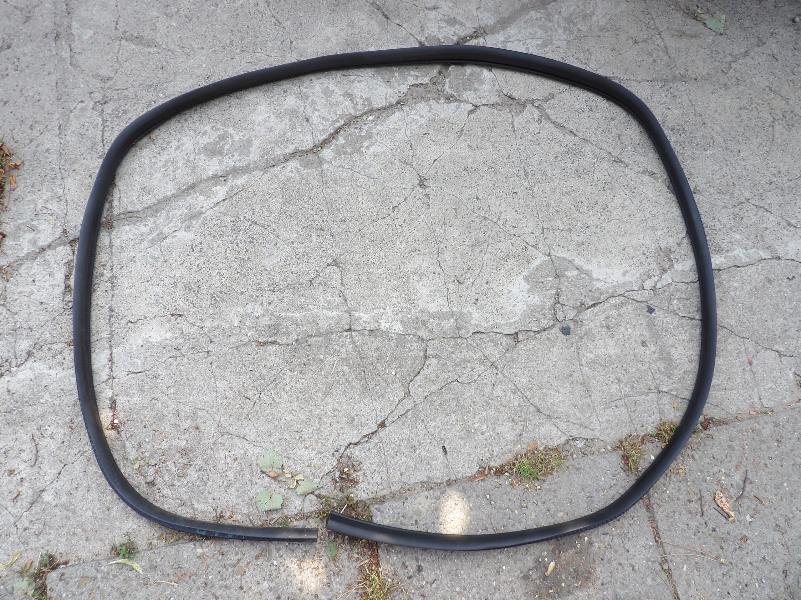 FORD KUGA MK2 2.0 USZCZELKA KAROSERYJNA DRZWI LEWY PRZÓD