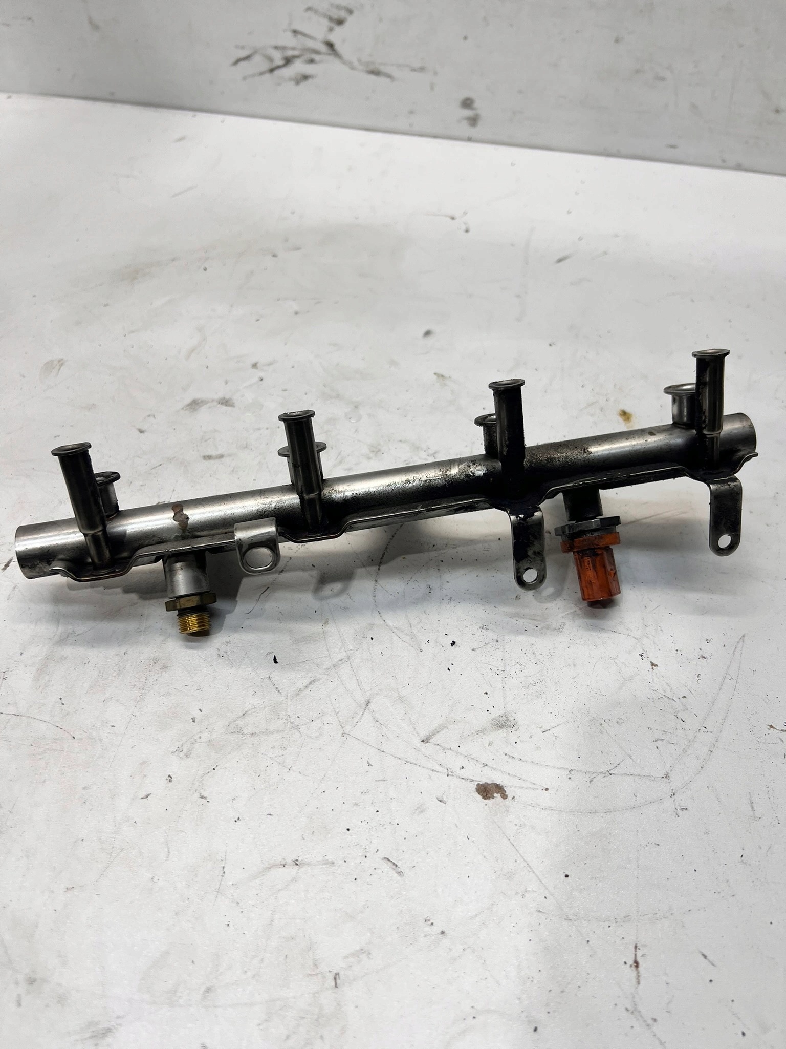 rampe injection AUDI 1.8 2.0 TFSI 06J133317AB