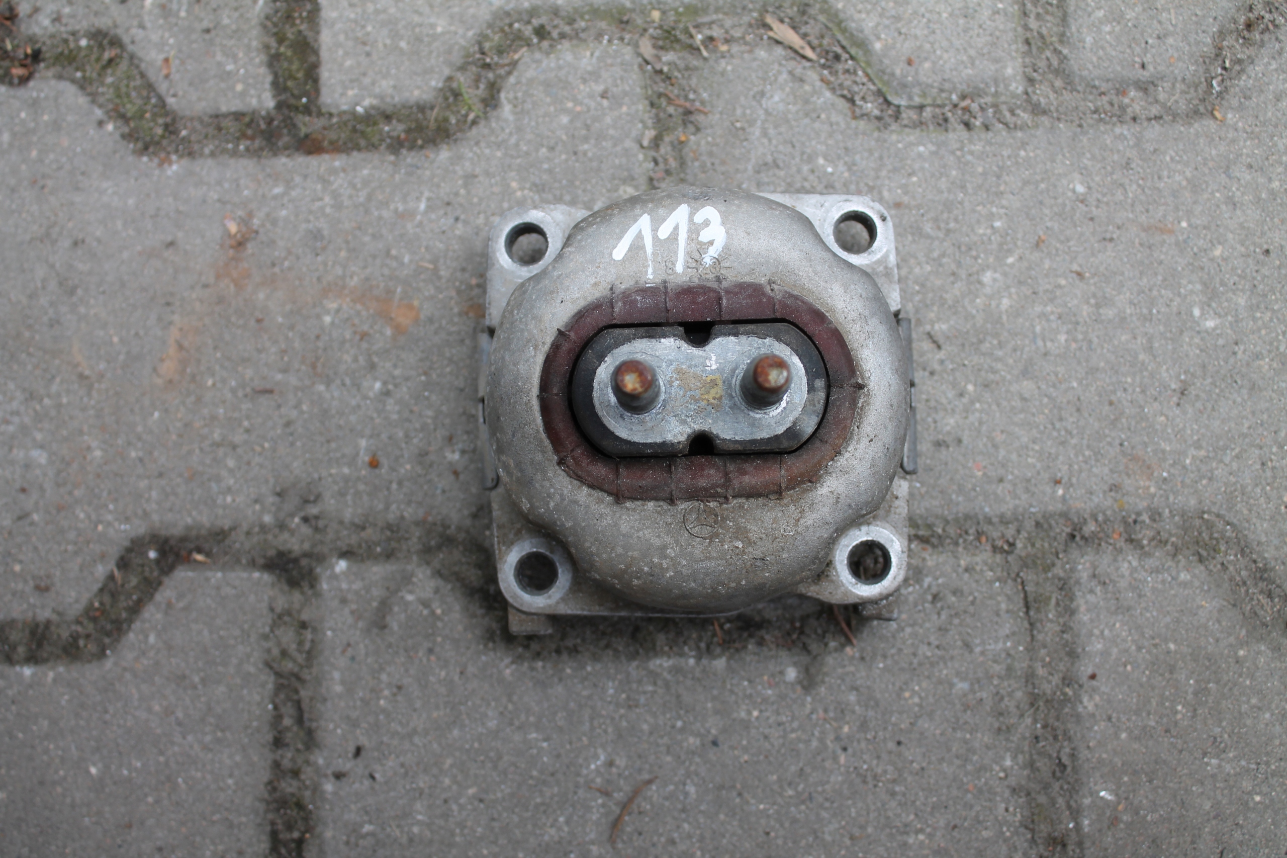 113. Supporto MERCEDES A1672407100