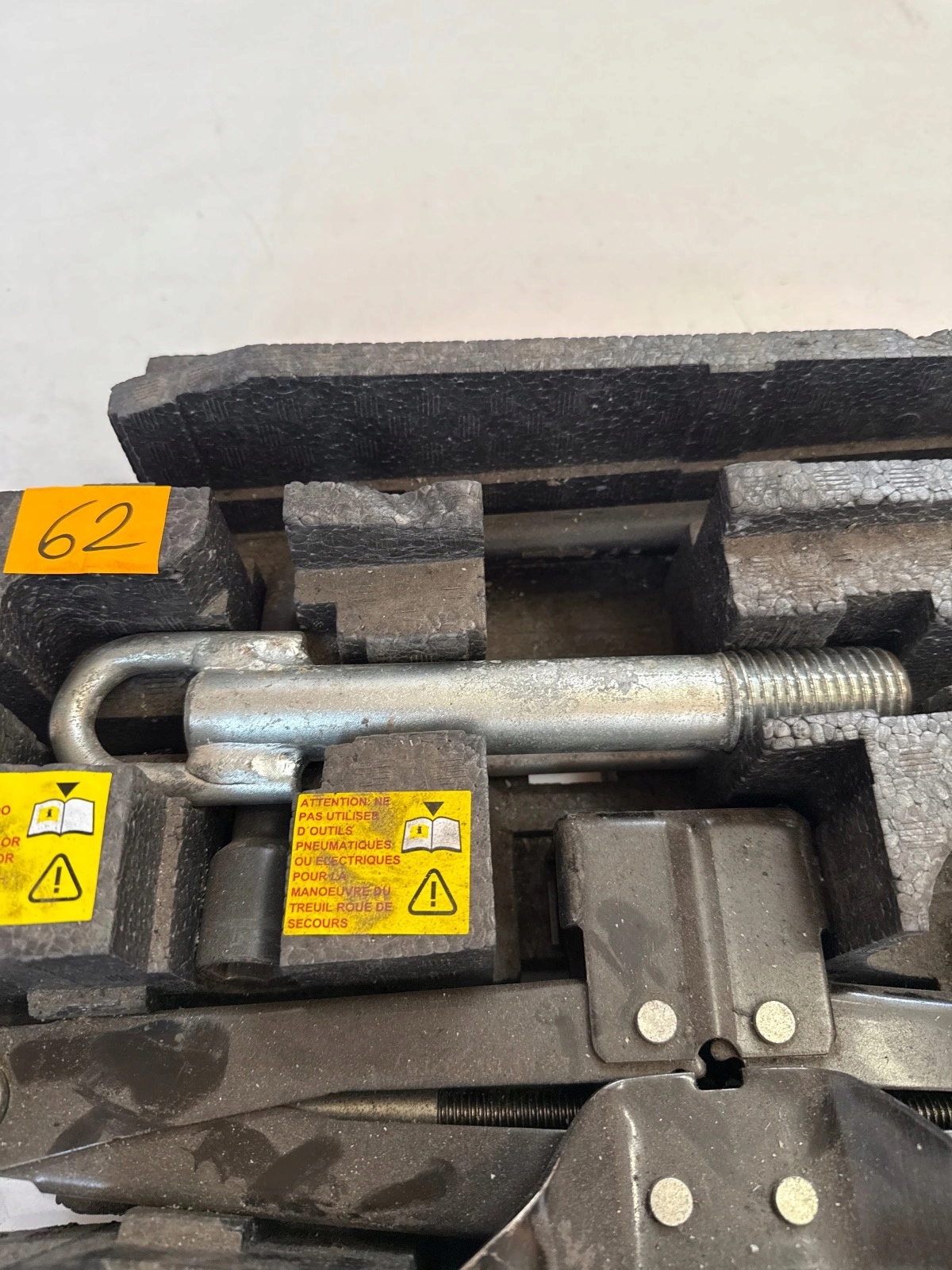 Cric Wklad Roues de la roue de secours Renault Master III Lift