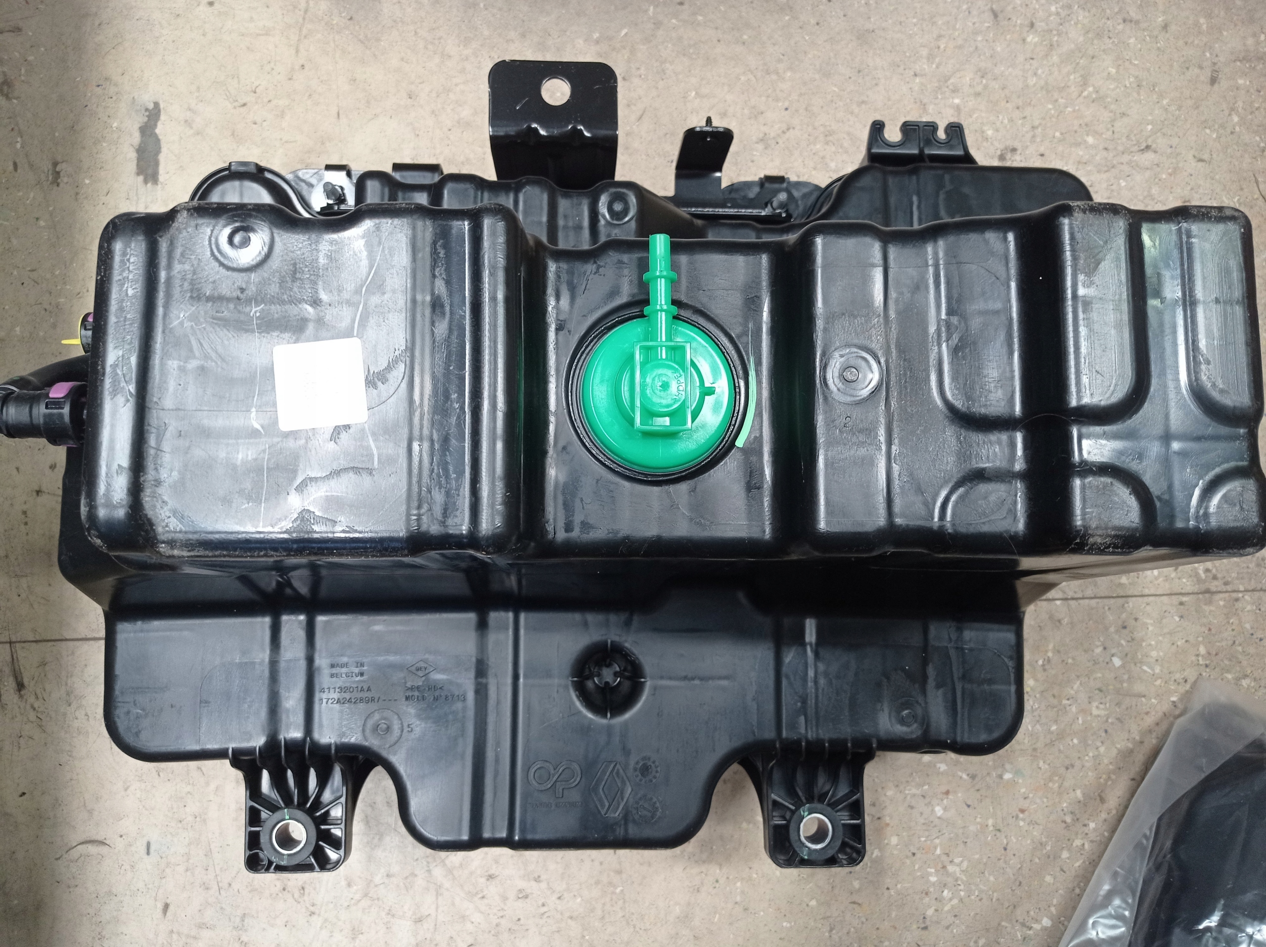 172A24289R 172A23464R - Renault Master III IV бак насос AdBlue Origin