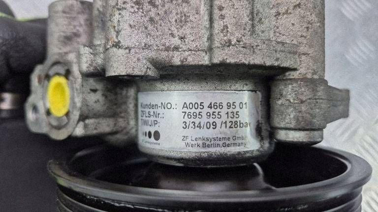 Mercedes C280 W204 servo pump A0054669501 272.948