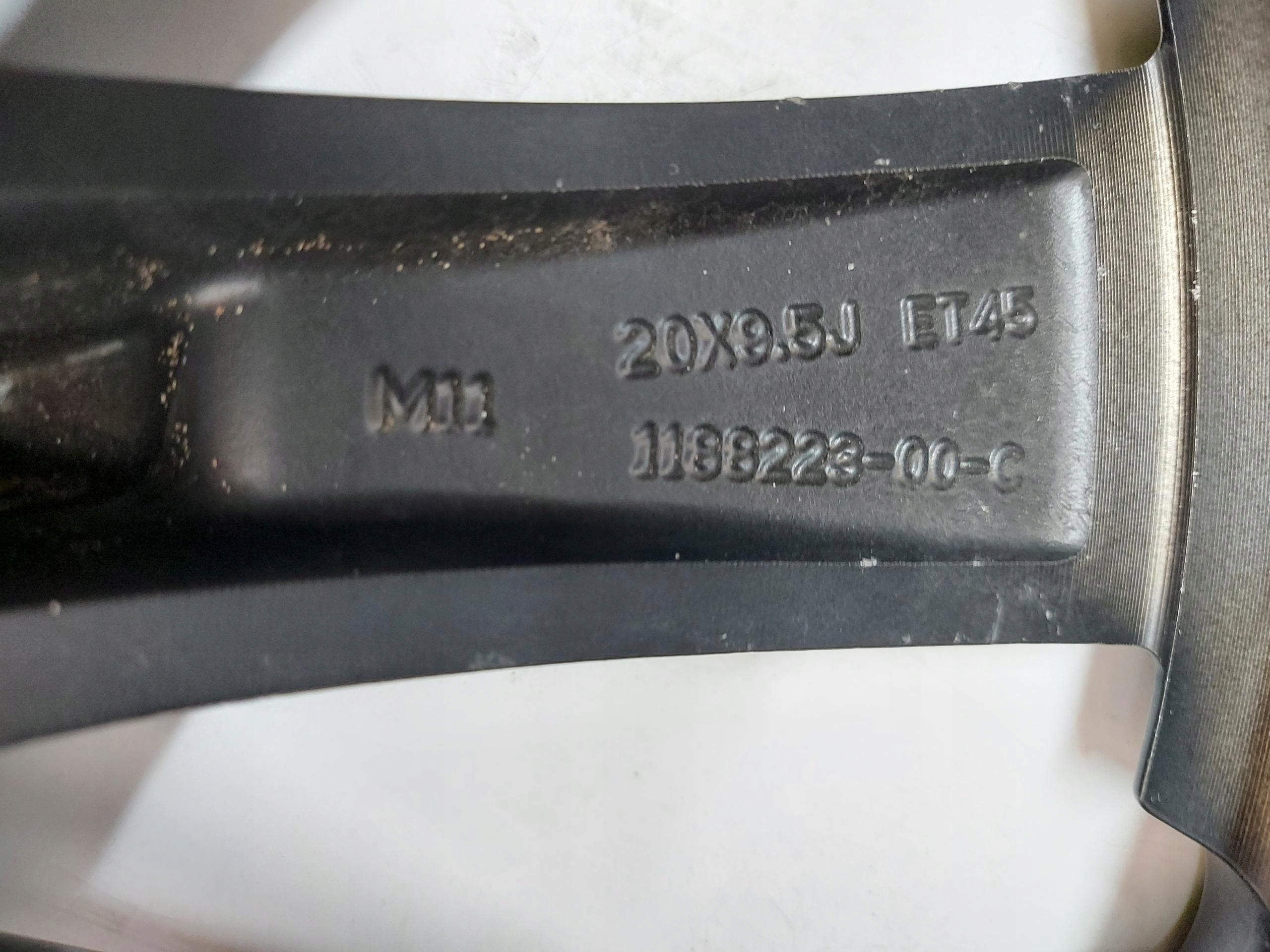 TESLA MODEL Y 2024r disk disk 20 poškozená 1188223-00-C