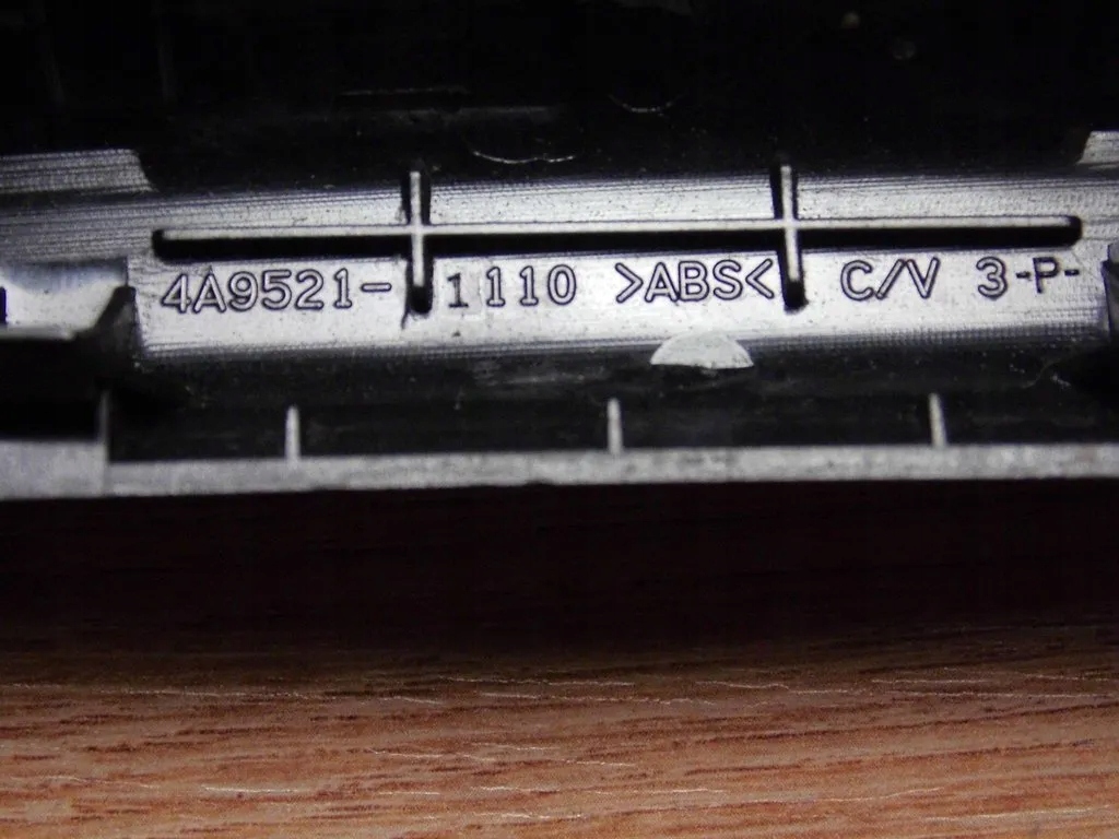 KIA Sportage IV switch windows left rear part