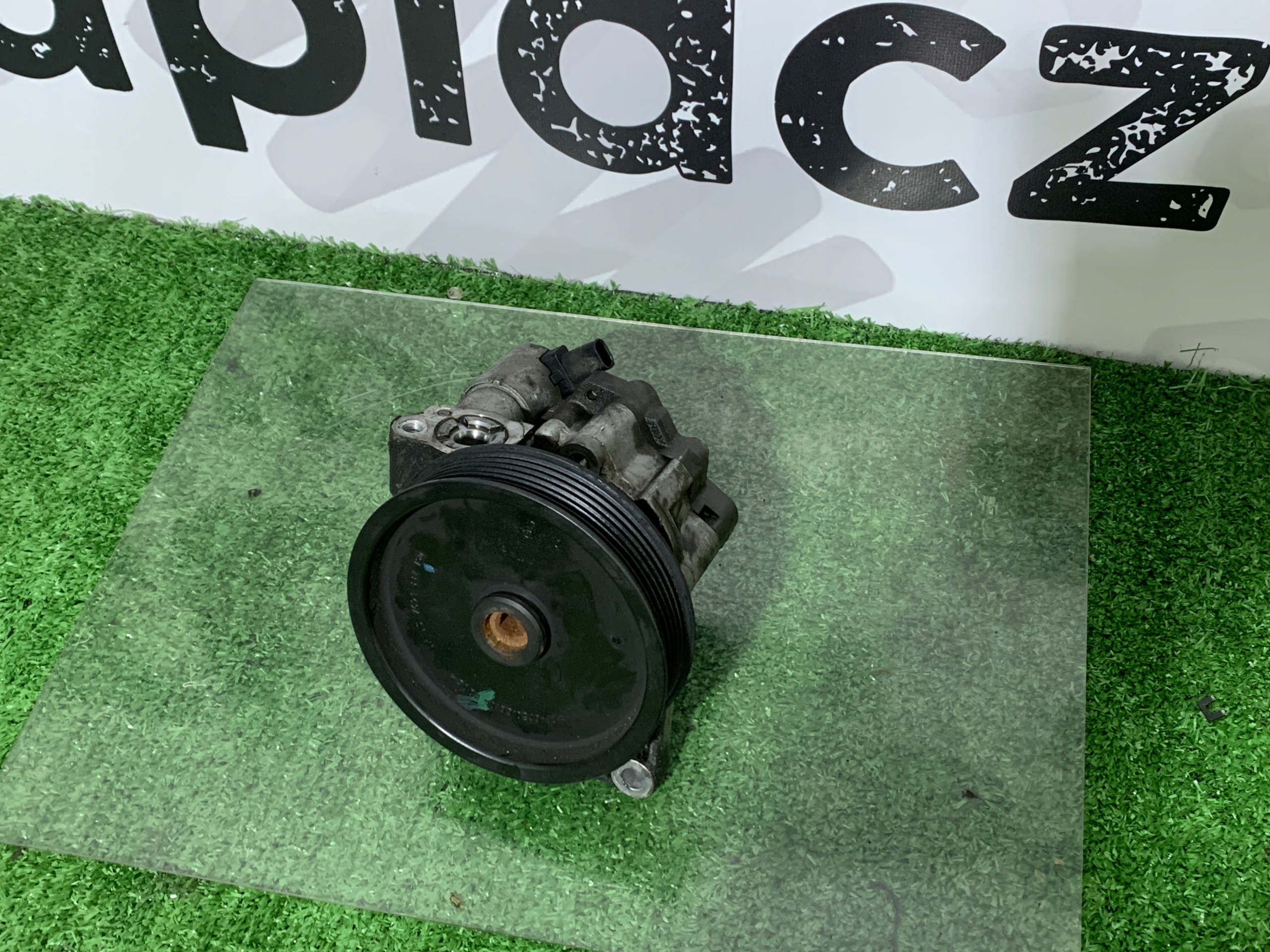 MERCEDES E W212 2.2 servo pump A0064664701