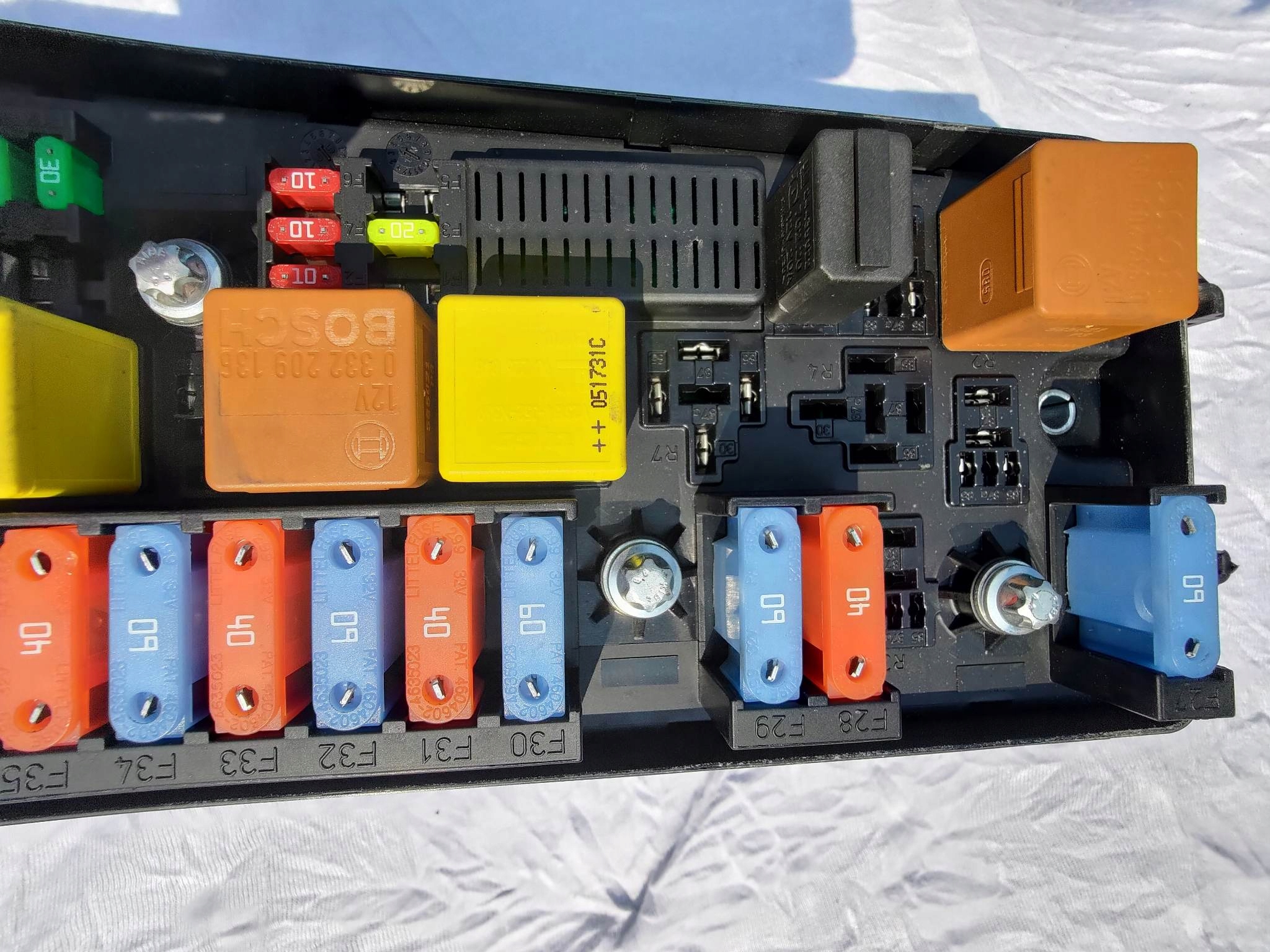 Module fusibles SAAB 9-3 II 93 OE 12757109