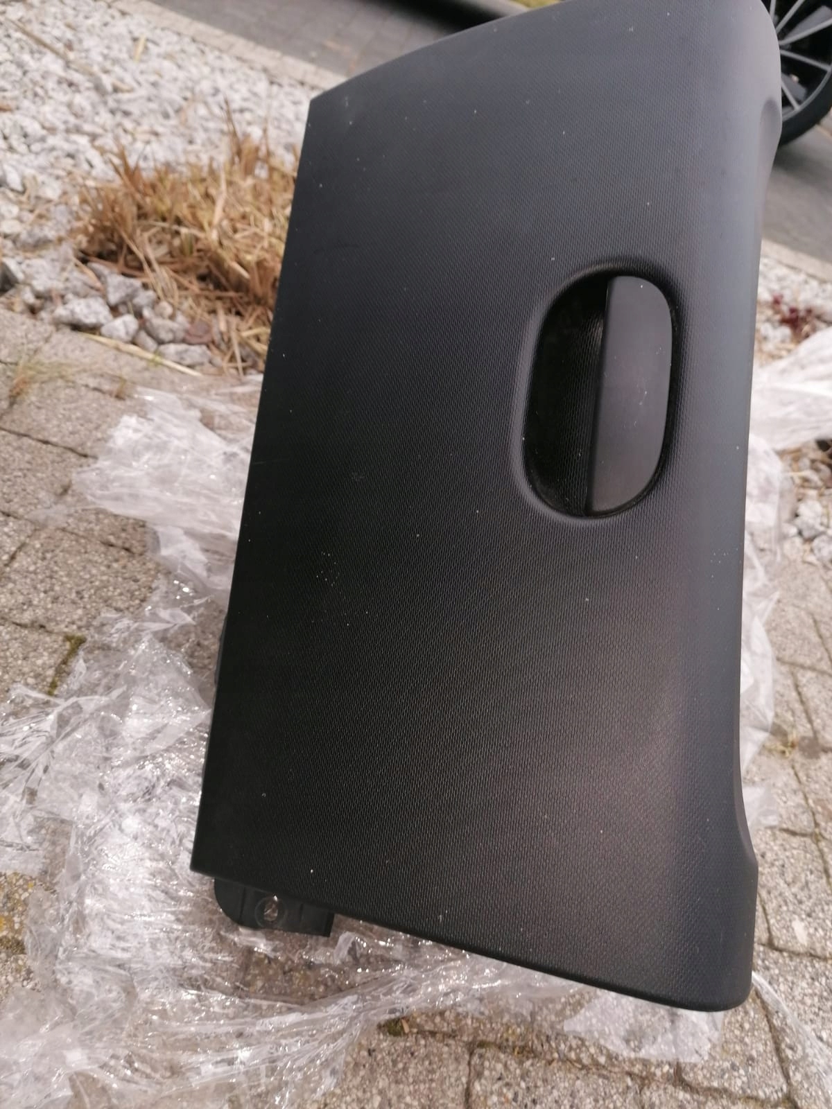 ЯЩИК ДЛЯ ХРАНЕНИЯ КОНСОЛИ TWINGO III 2019 ГОД