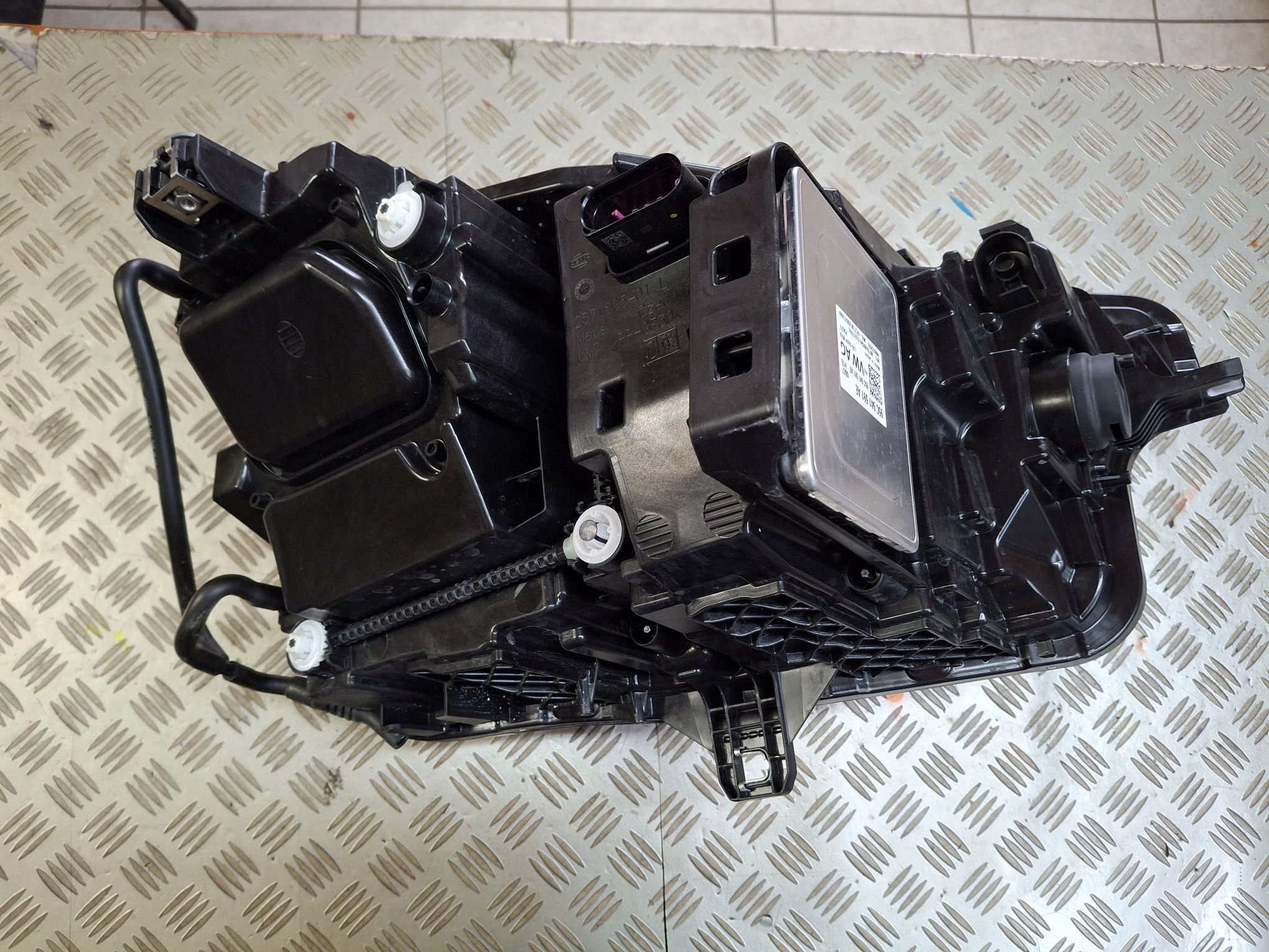light left front FULL LED MATRIX AUDI A6 E-TRON C9 2024R->