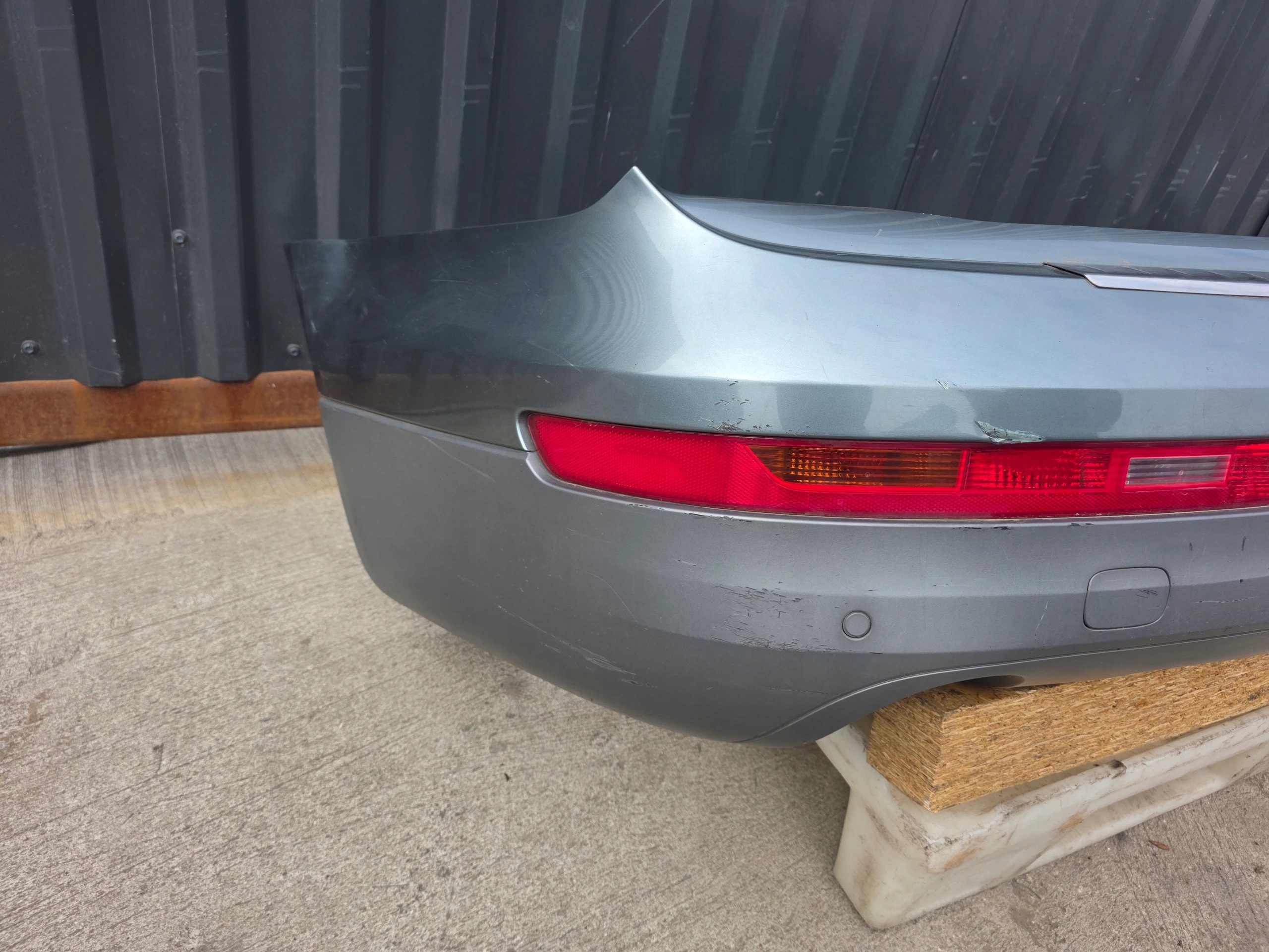 bumper rear part AUDI Q7 4L PDC towing LY7E 2005-2008