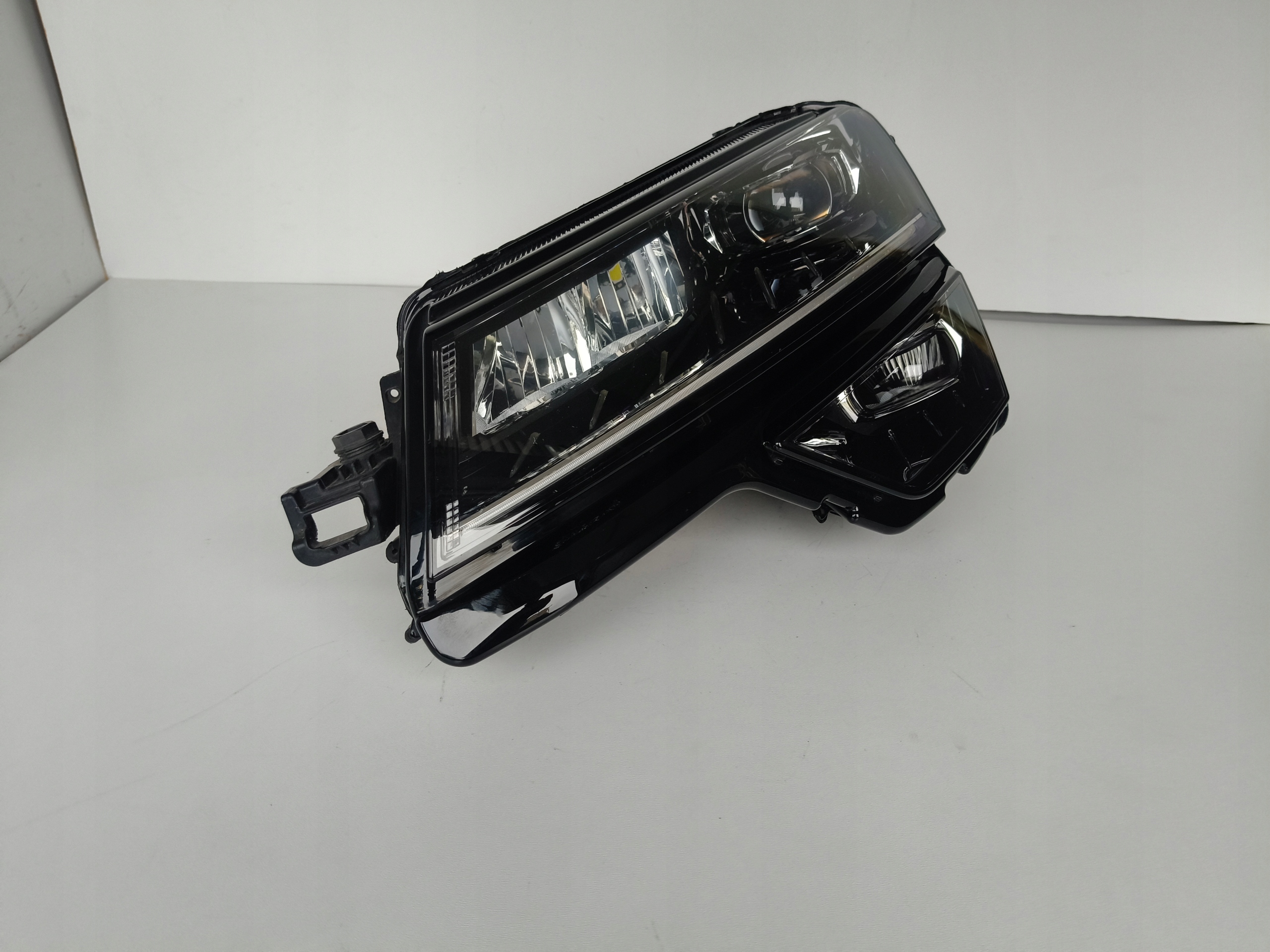 light left REFLEKTOR SKODA KAROQ 57A 17- FULL LED