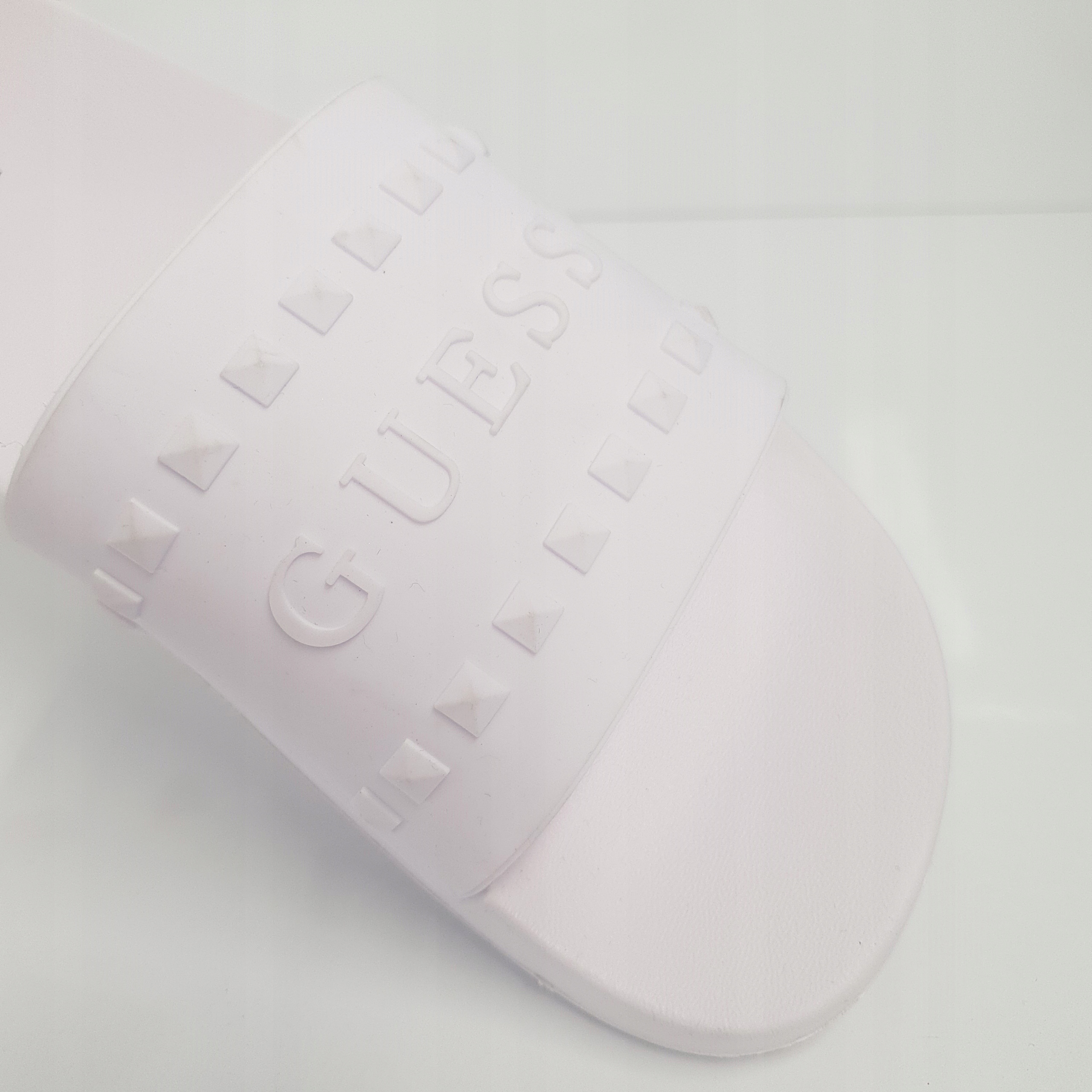 Klapki damskie białe Guess 40 Długość wkładki 26.5 cm