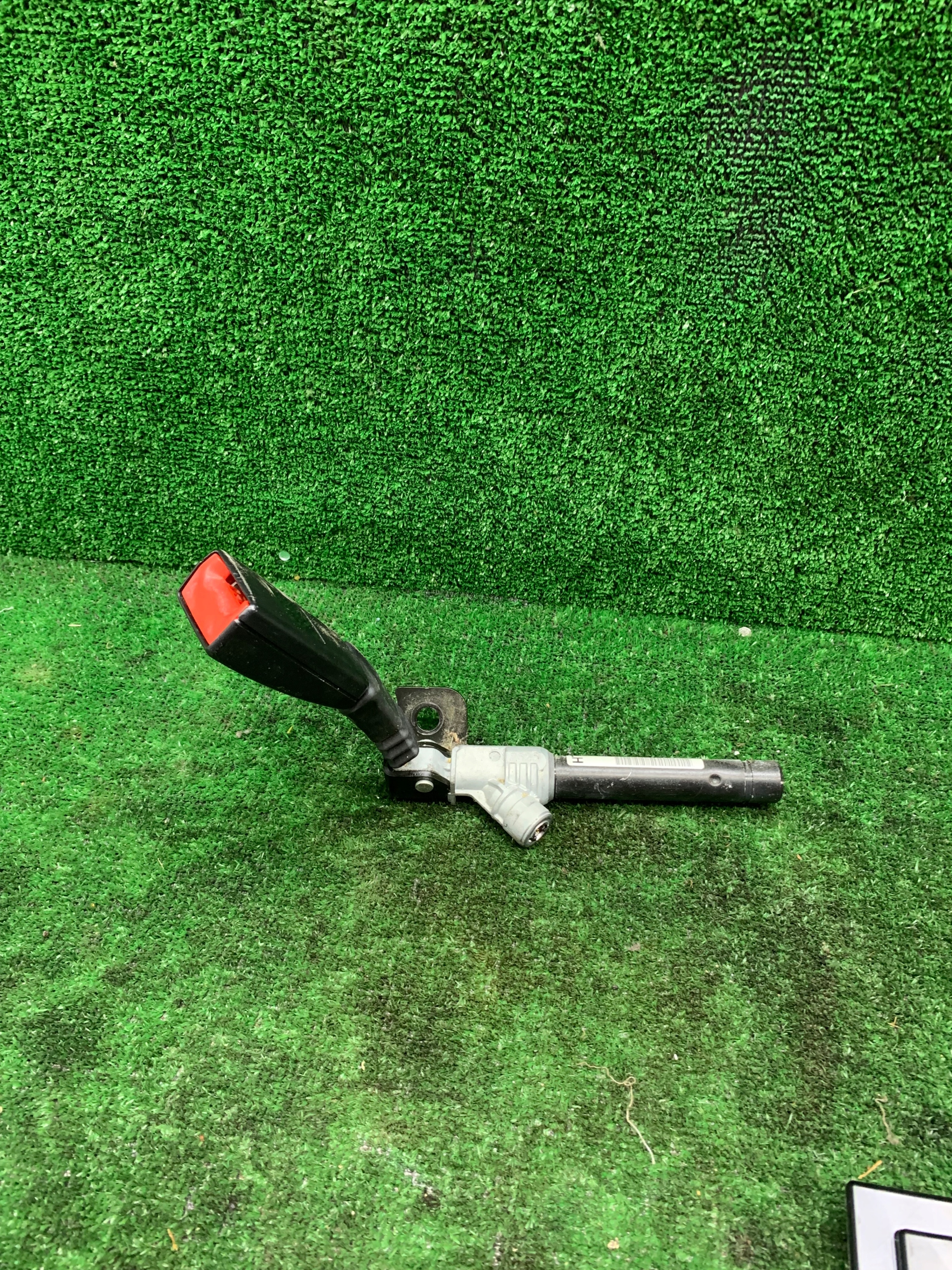 Zapięcie pasa lewy tył napinacz pirotechniczny 6 069 013 BMW E91 przedlift