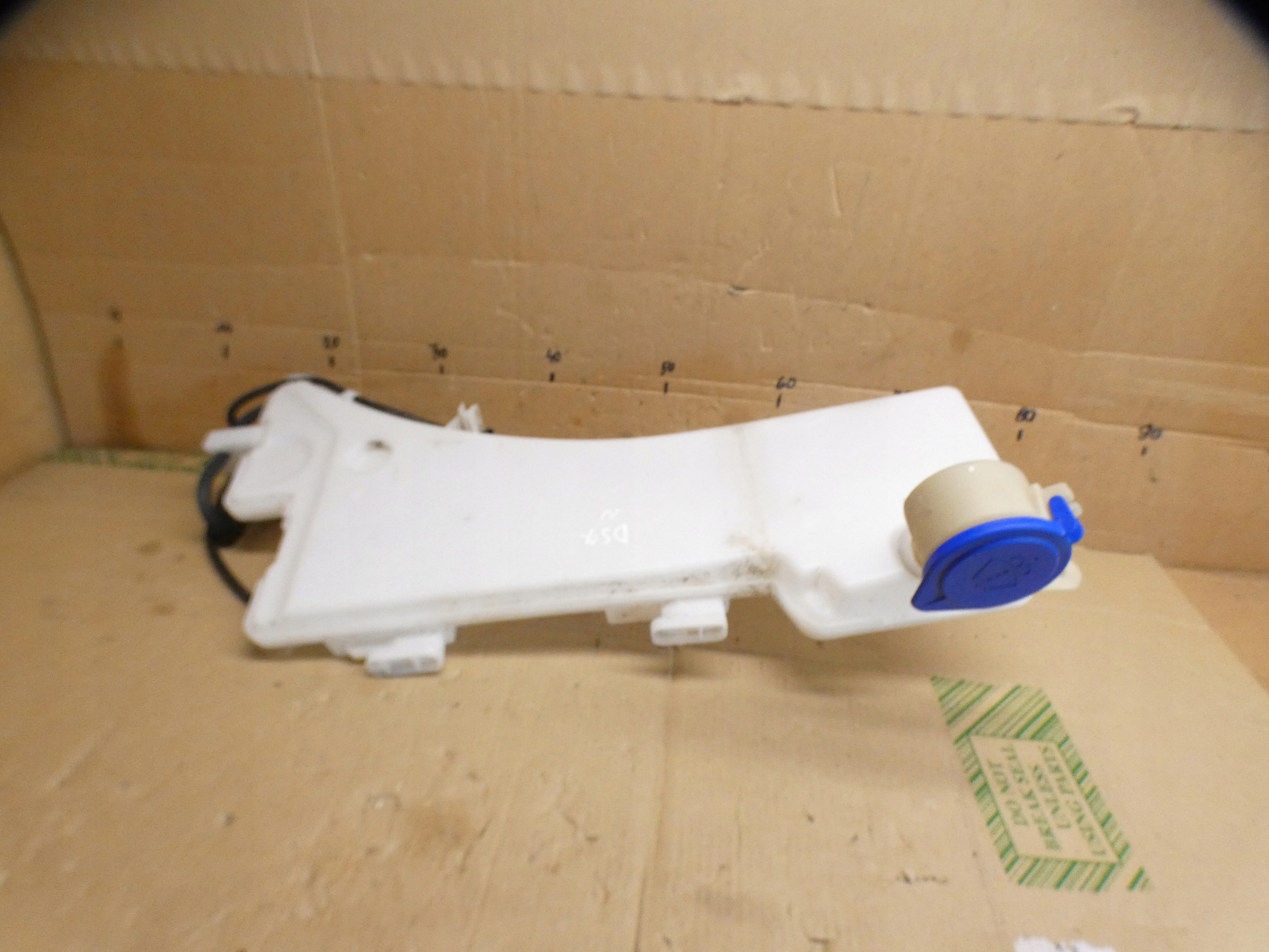 Behälter der Spritzdüse DS 7 Crossback 2021 9830836980