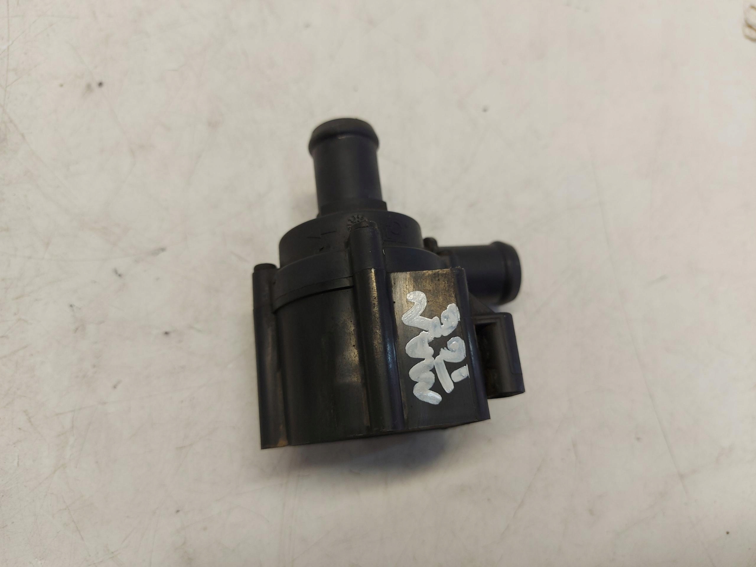 MAN TGE Crafter II 2.0 TDI water pump electrical 5Q0965561B