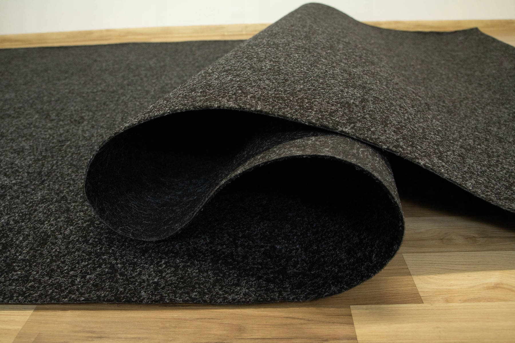 szer. 2 m WYKŁADZINA AUCKLAND SAMOCHODOWA IGŁOWANA CZARNA SZARA NA WYMIAR Rodzaj igłowana