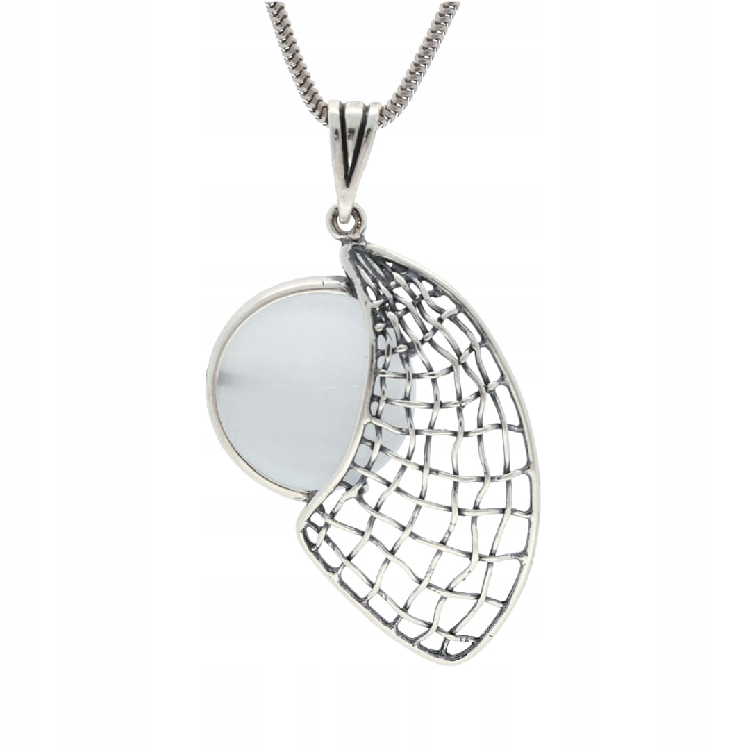 Efektní přívěsek s reliéfem stříbro