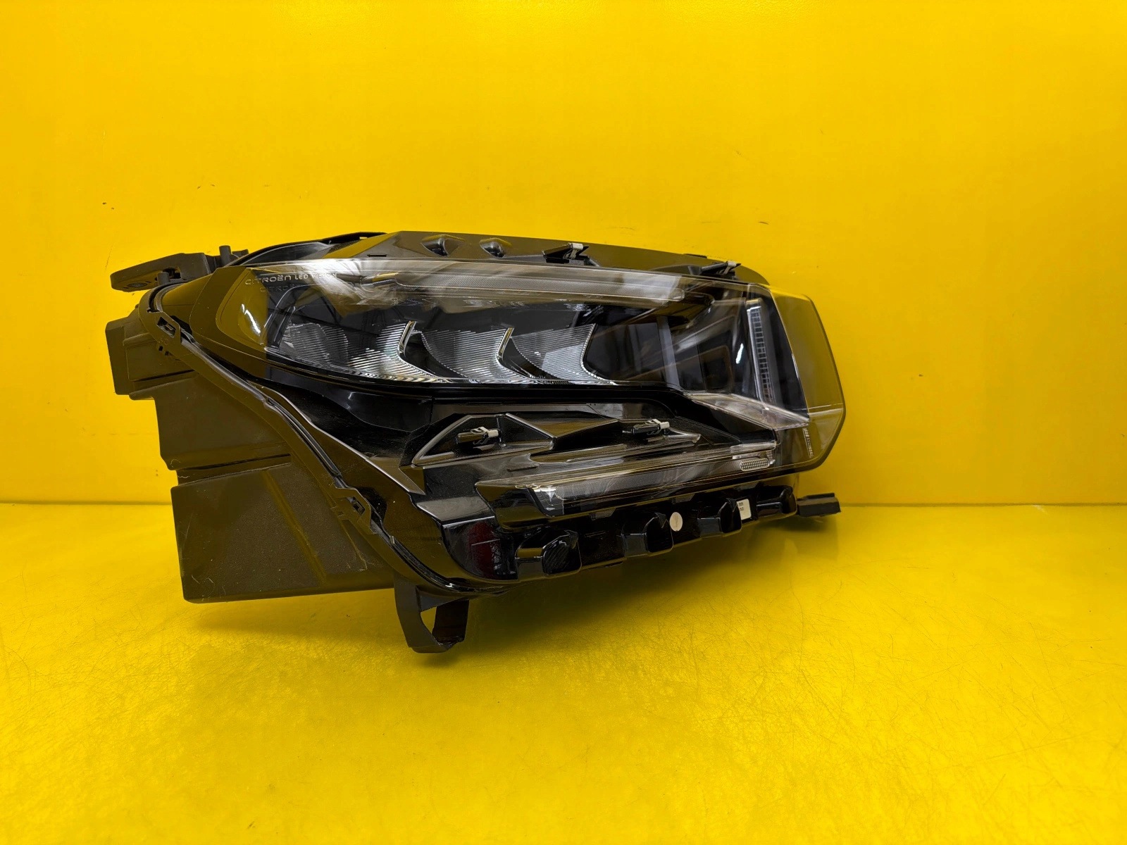 light right Citroen C3 IV E-C3 2024 Full Led 9851349080