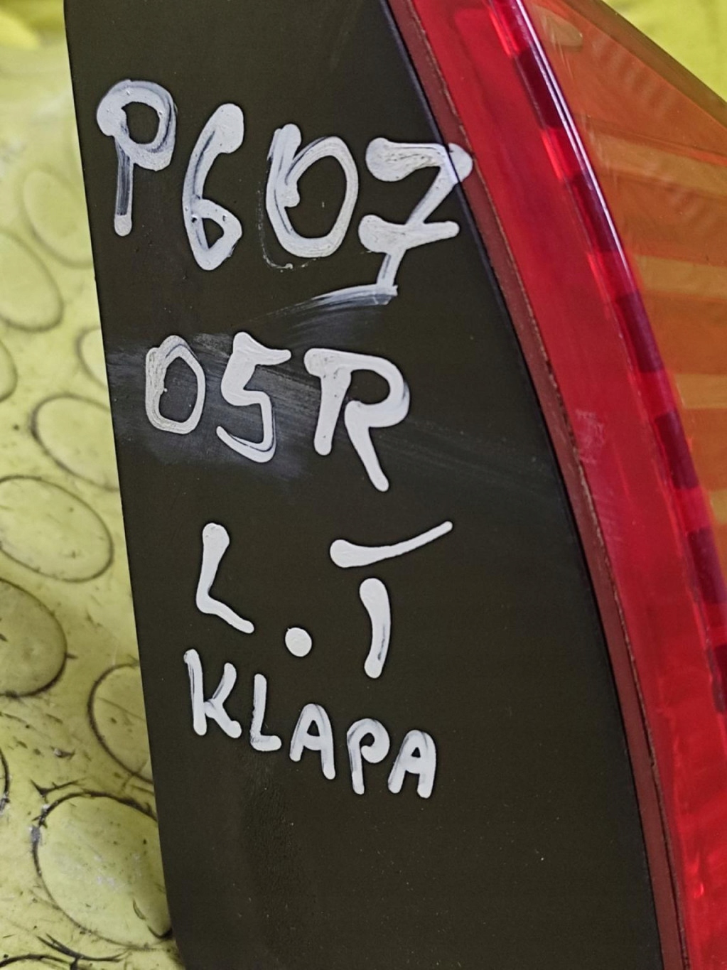 PEUGEOT 607 light left rear part to the bonnet