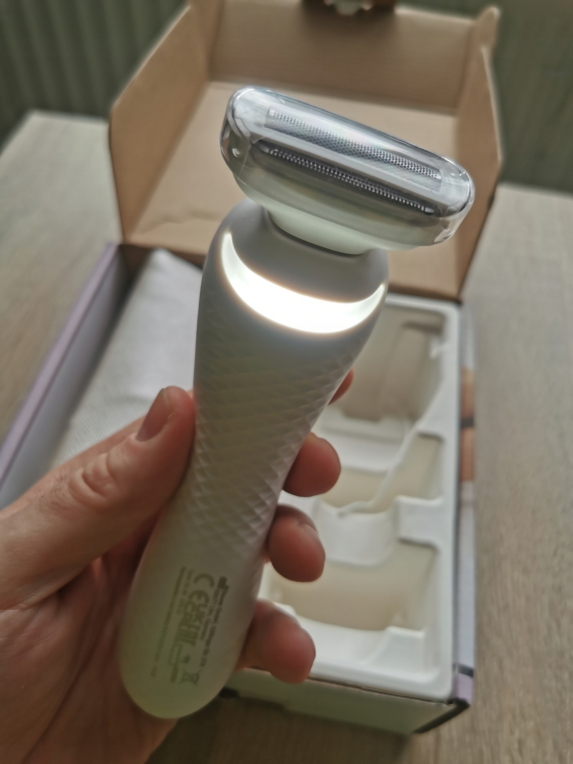 Golarka Beurer HL 36 Kolor dominujący fioletowy