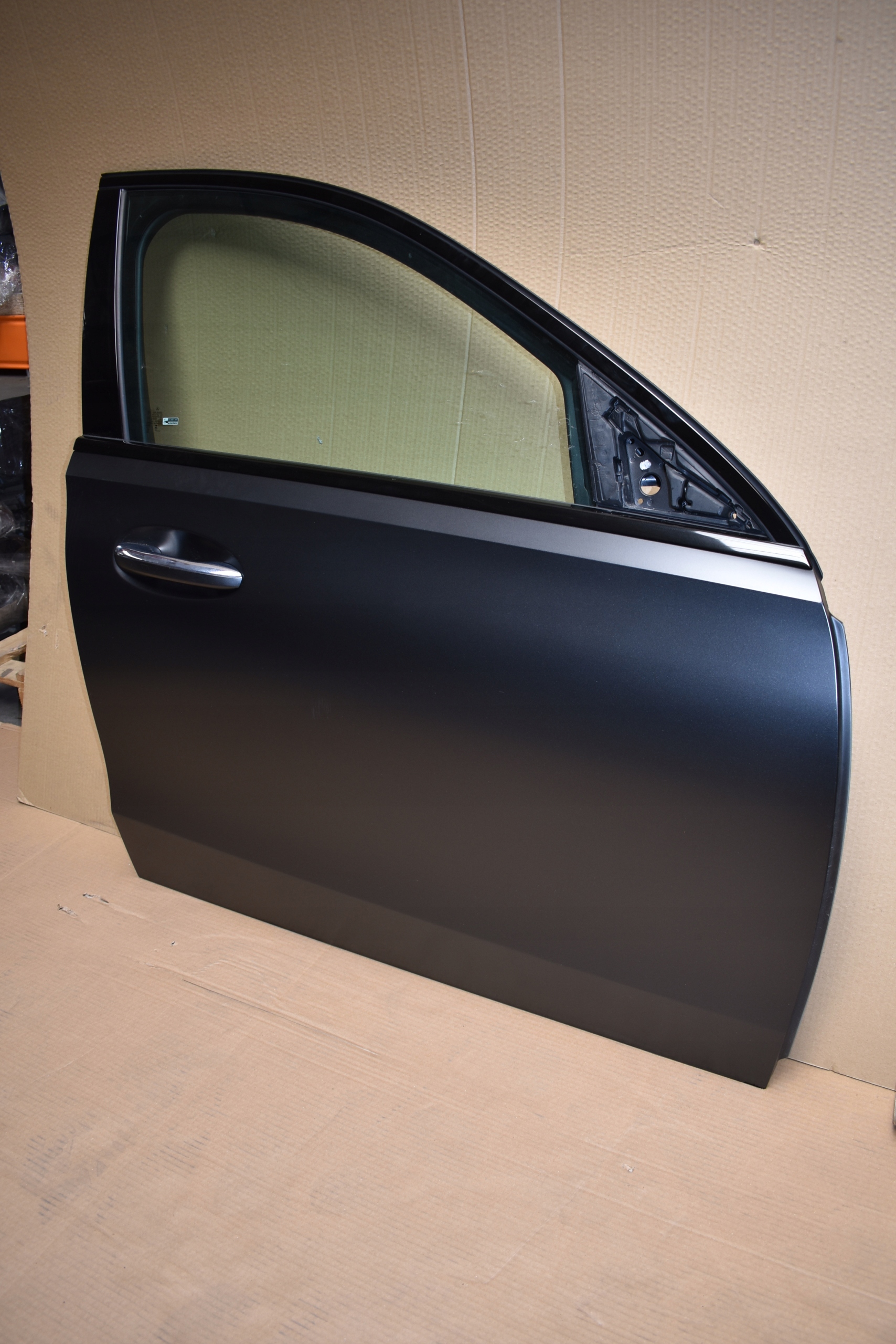 IDEALNE door front front right W colour 818 MERCEDES W206 1