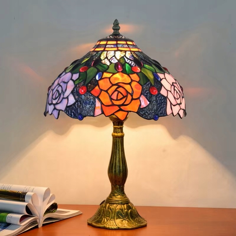 Lampa witrażowa w stylu Tiffany, Trzy róże. Duża