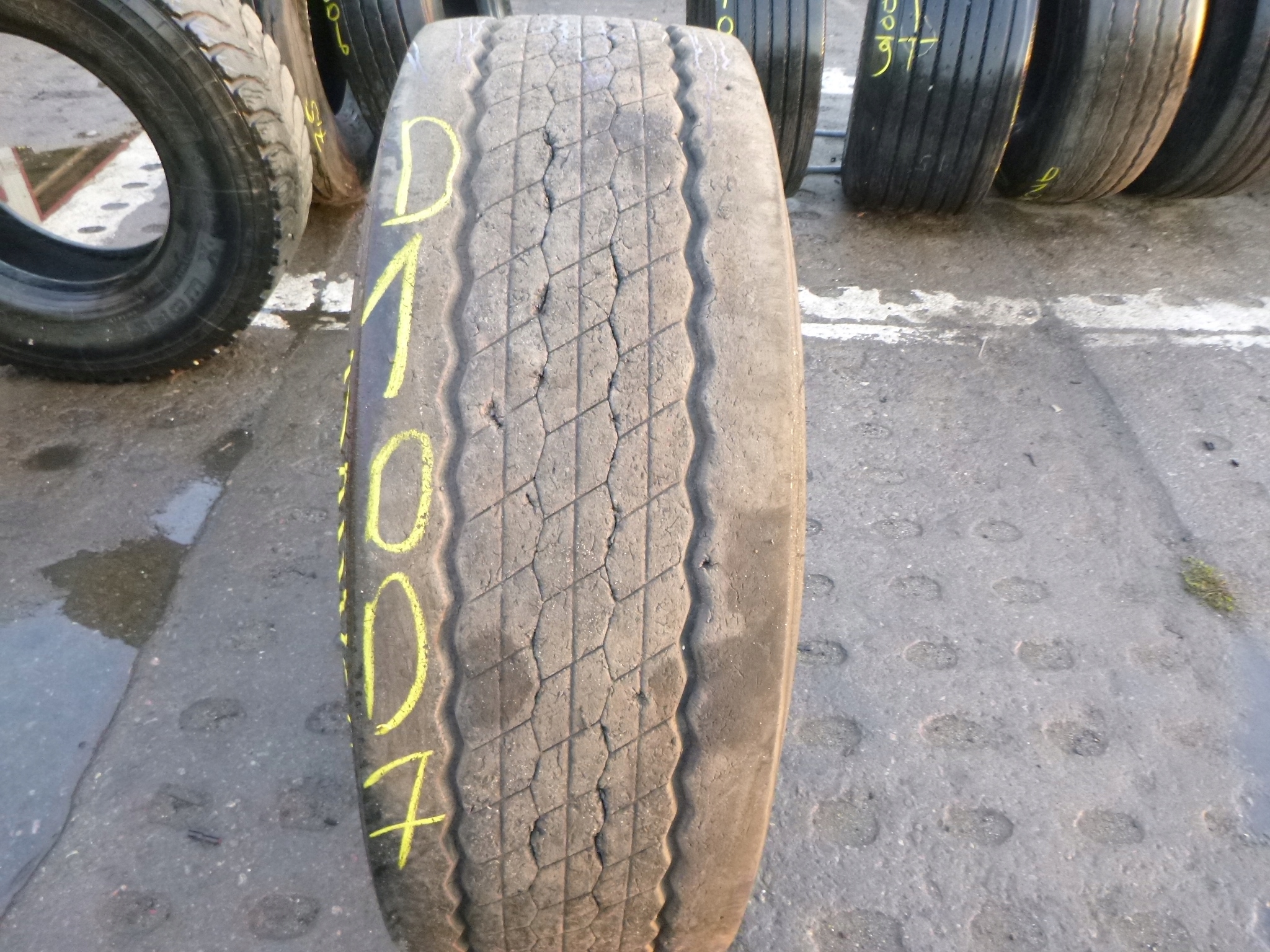 385 / 65R22,5 Bridgestone R-STEER 002 передняя МДП