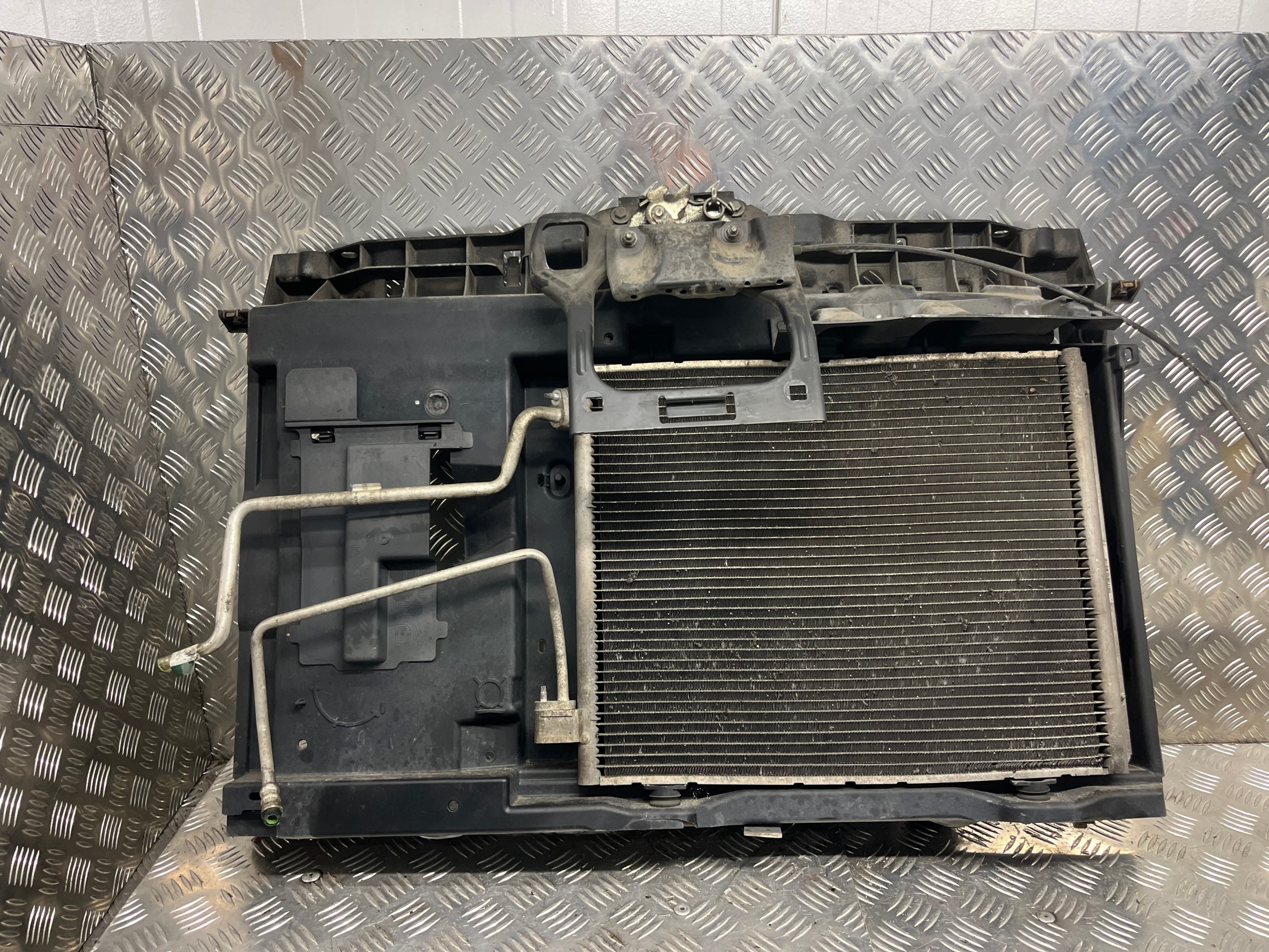 support panel for radiators KOMPLET Z CHLODNICAMI PEUGEOT 208