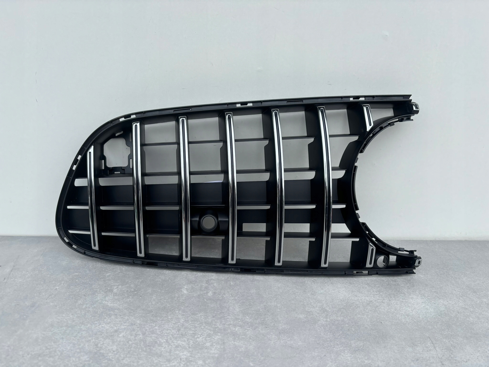 MERCEDES AMG GT LIFT PRAWA ATRAPA GRILL KRATKA NÓWKA A1908855002 K96/NC635