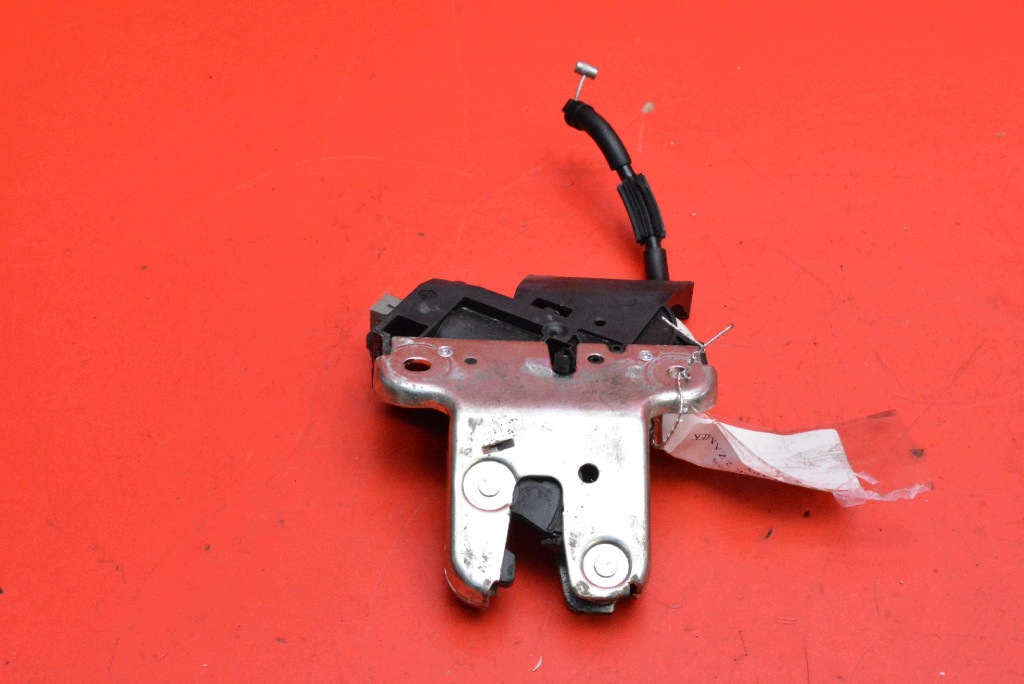 lock bonnet rear part boot 4F5827505D AUDI A4 B7 sedan 04-08