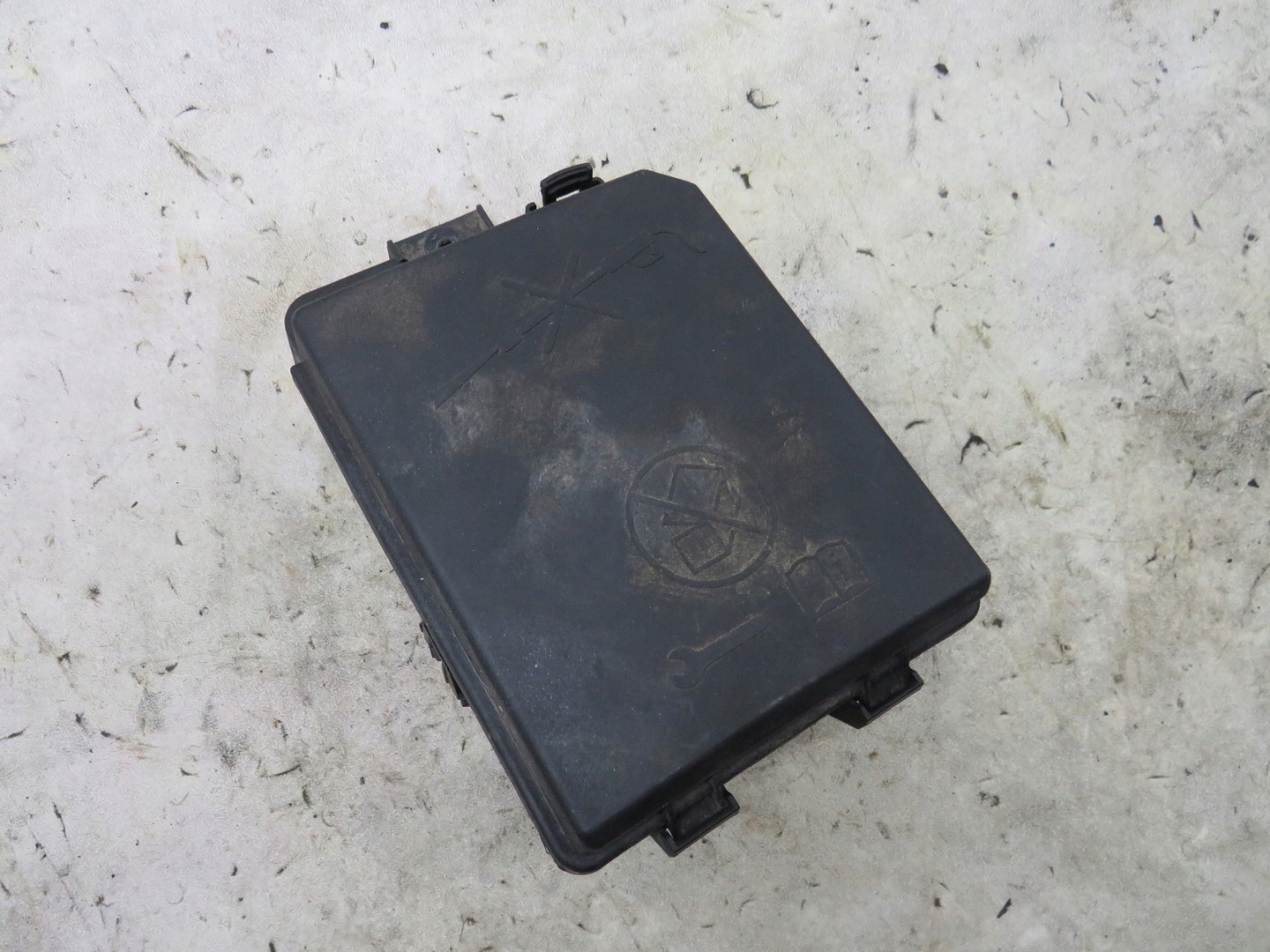 КОРПУС БЛОК ПРЕДОХРАНИТЕЛЕЙ CORSA E 39068005