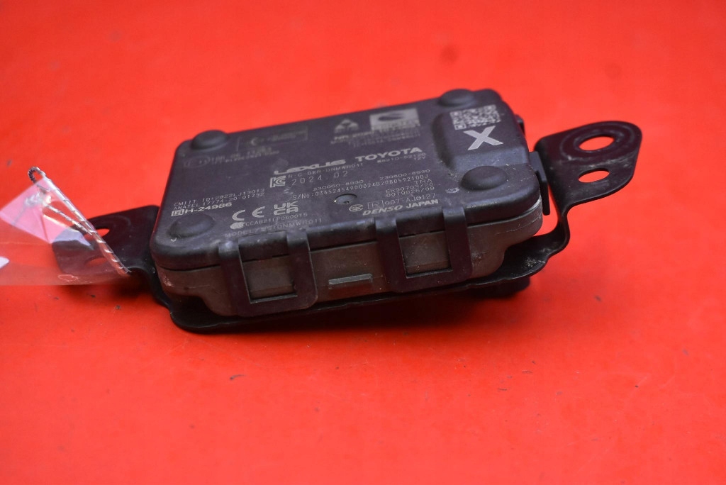 Sensor RADAR DISTRONIC 88210-52120 TOYOTA YARIS CROSS 20-25
