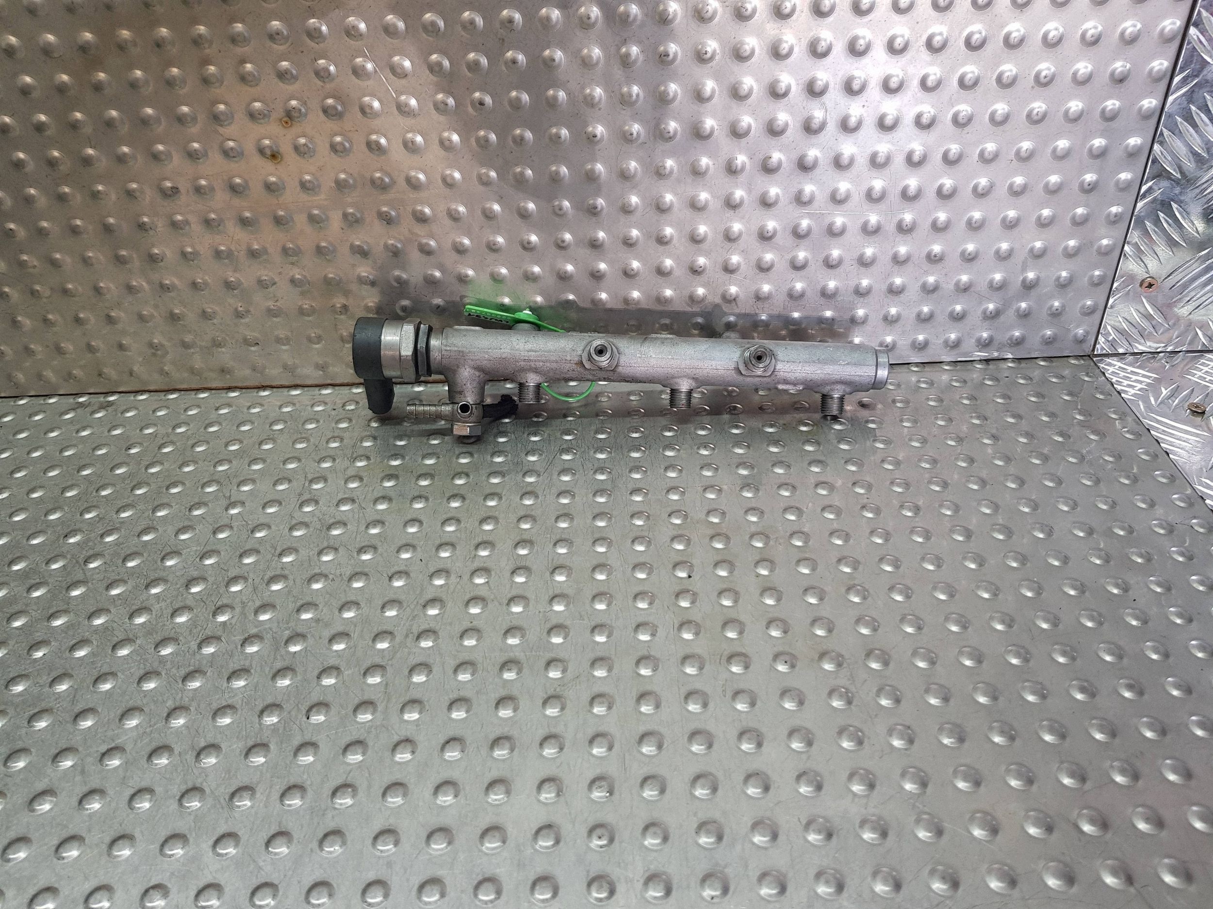 kraftstoffverteiler einspritzleiste rechts sensor 059130090AH AUDI A4 B8 A5 8T A6 C6 3.0 TDI