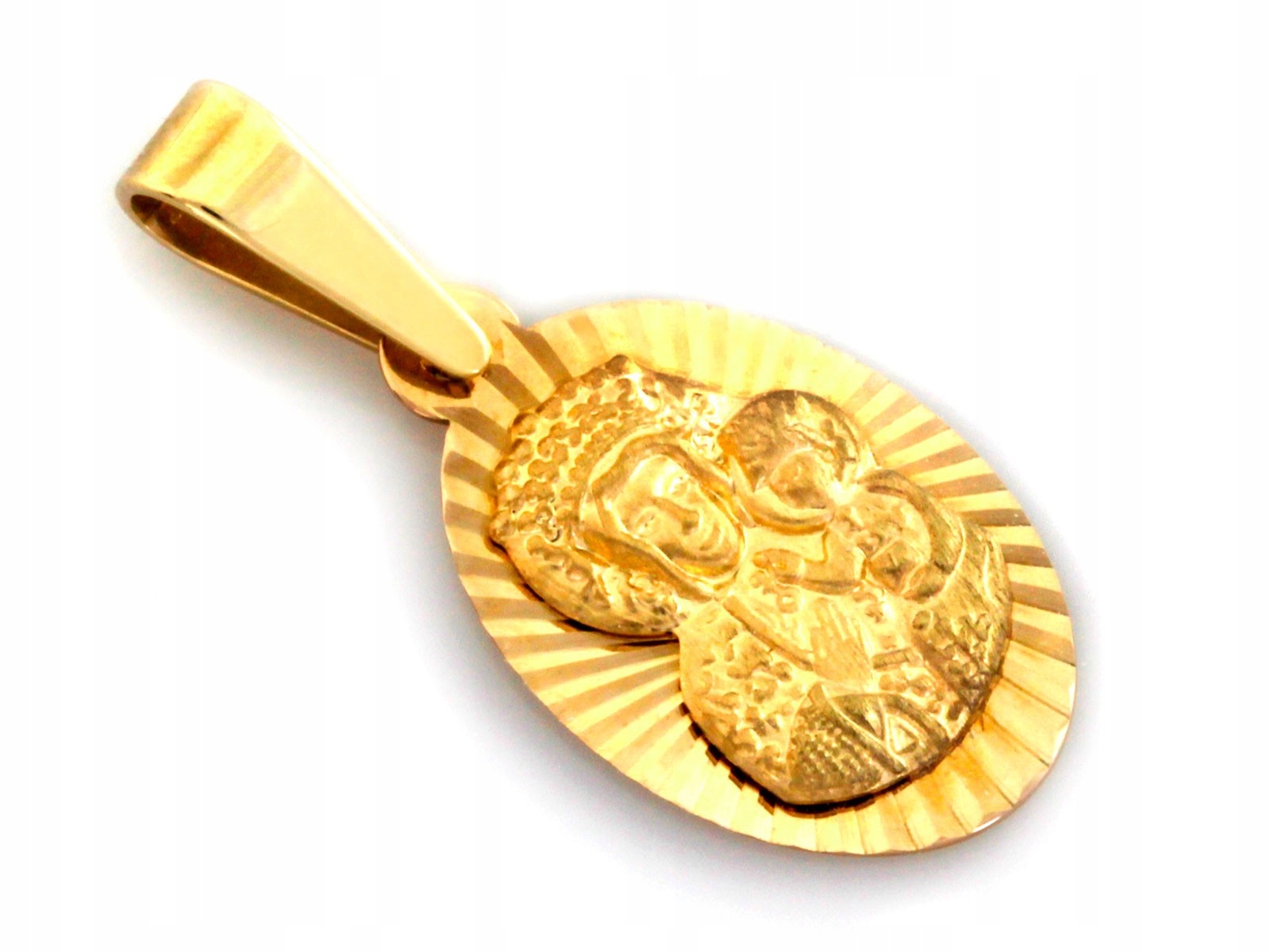 Zlatý medailonek 585 oválný 0.62g 14.8 mm, ideální dárek k přijímání a křtu