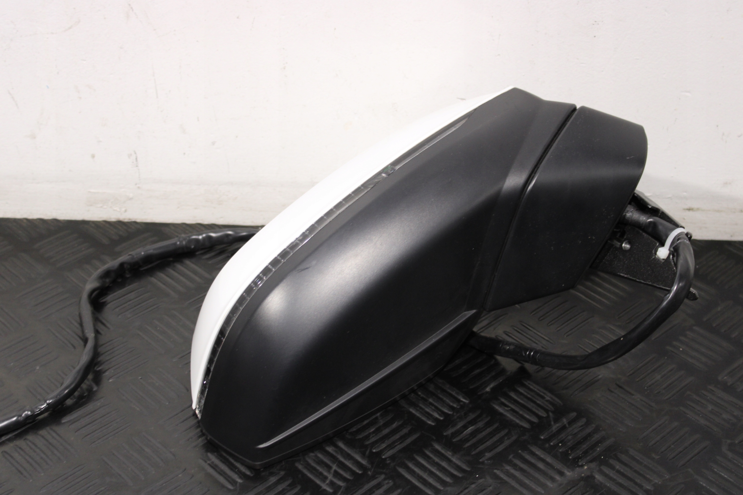 mirror right 15 vertical AUDI Q5 80A QUATTRO