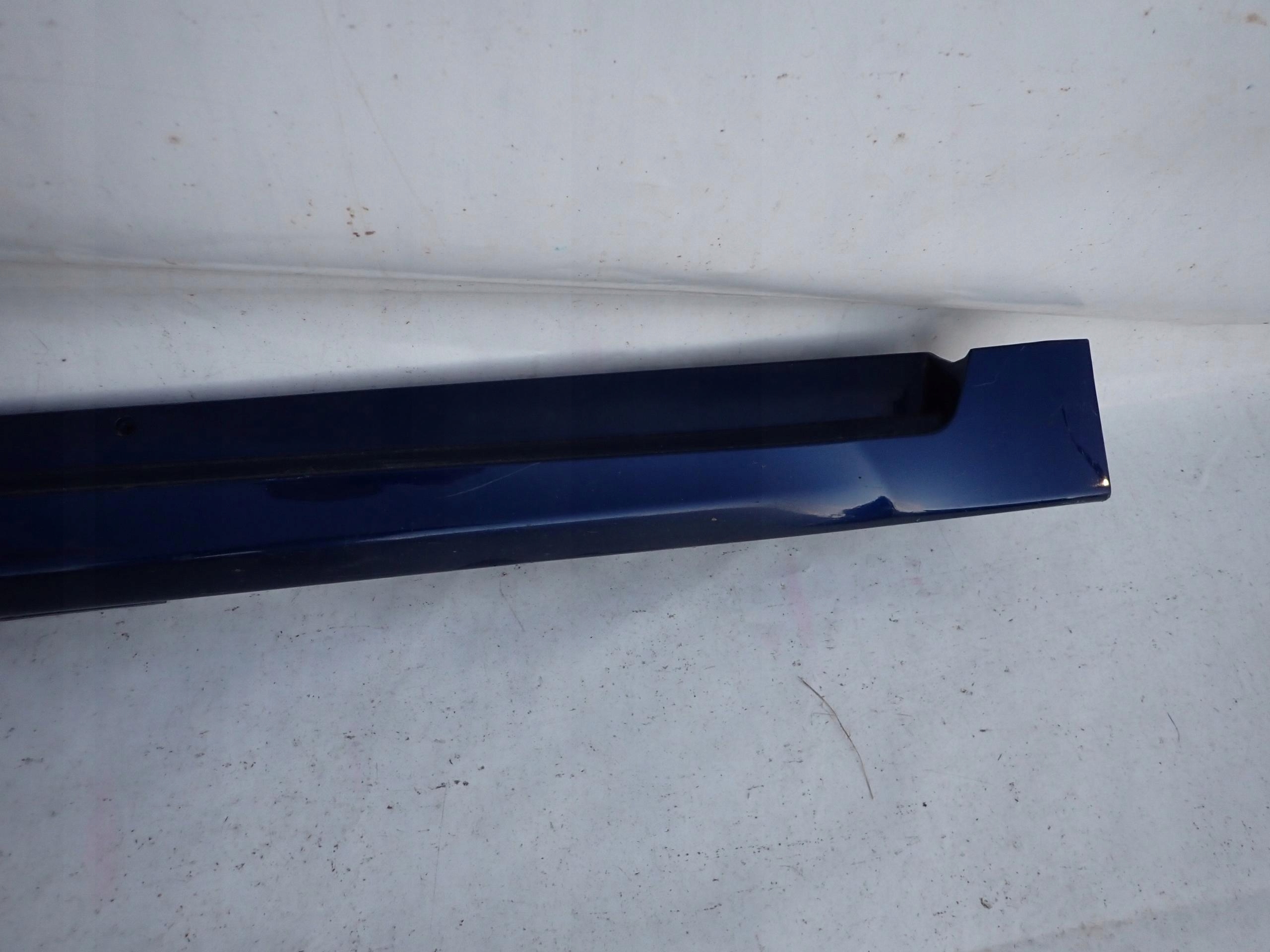 TOYOTA AVENSIS T29 15- moulding threshold right