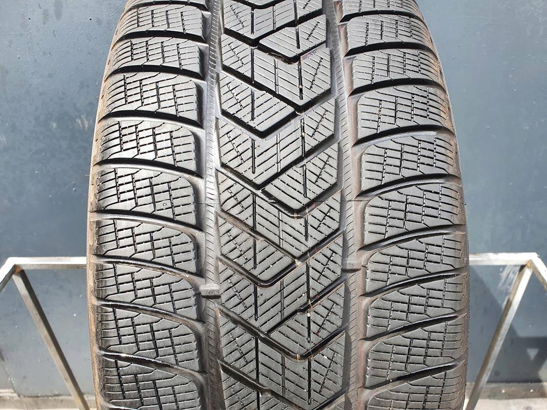 255/50R19 Pirelli Scorpion Winter opona pojedynka zima 7,1mm