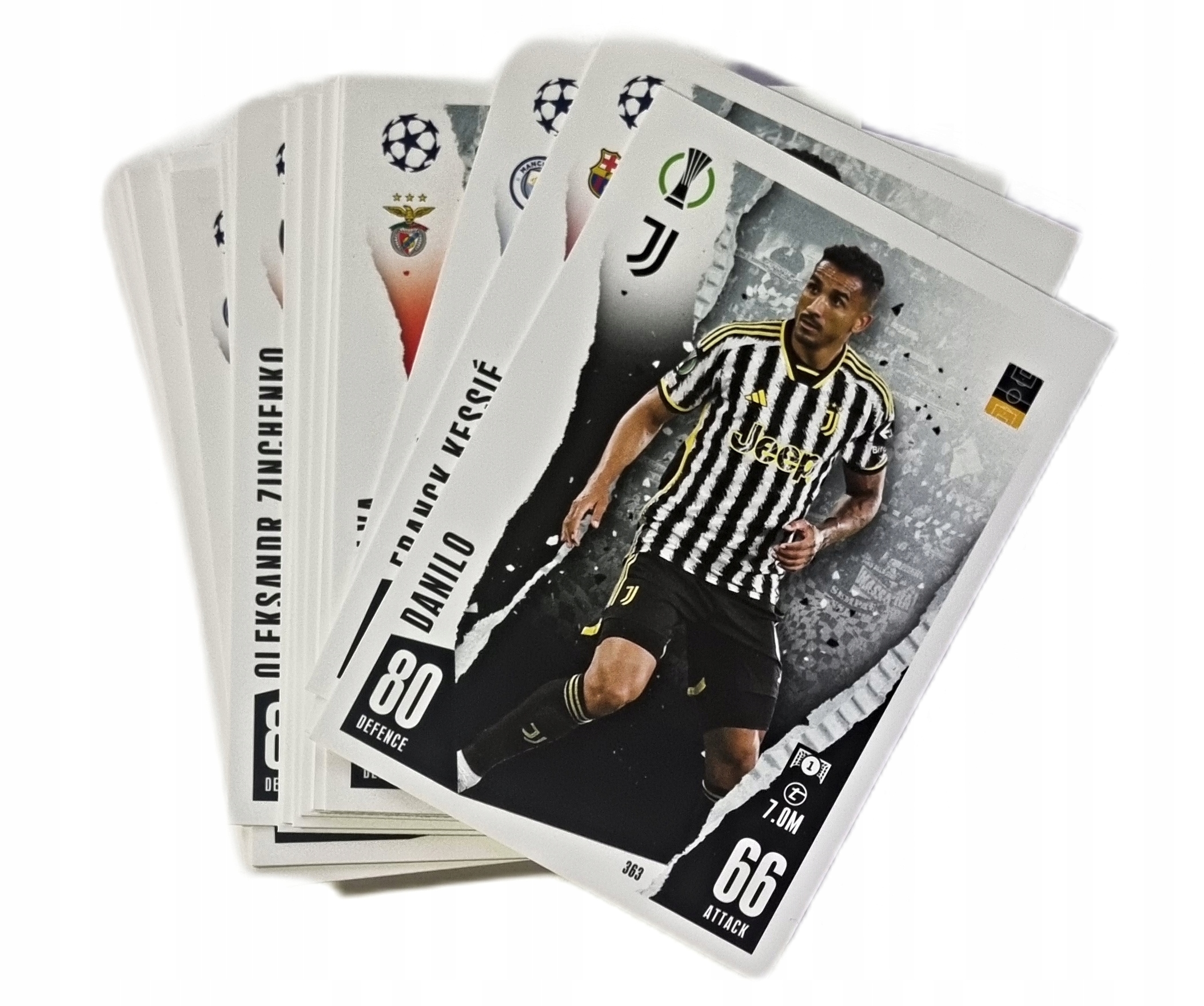 ALBUM UEFA Champions League TOPPS MATCH ATTAX 2023/2024 ZESTAW NA START! Szerokość produktu 24 cm