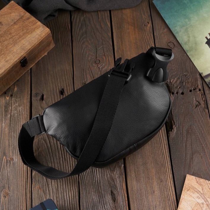 CZARNA SKÓRZANA SASZETKA NA PAS PAOLO PERUZZI Marka Paolo Peruzzi