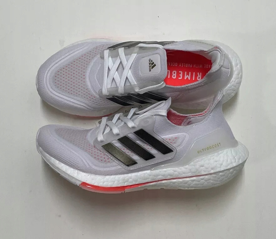 Dámské sportovní běžecké boty Adidas Ultra Boost 21 S23840 vel. 36