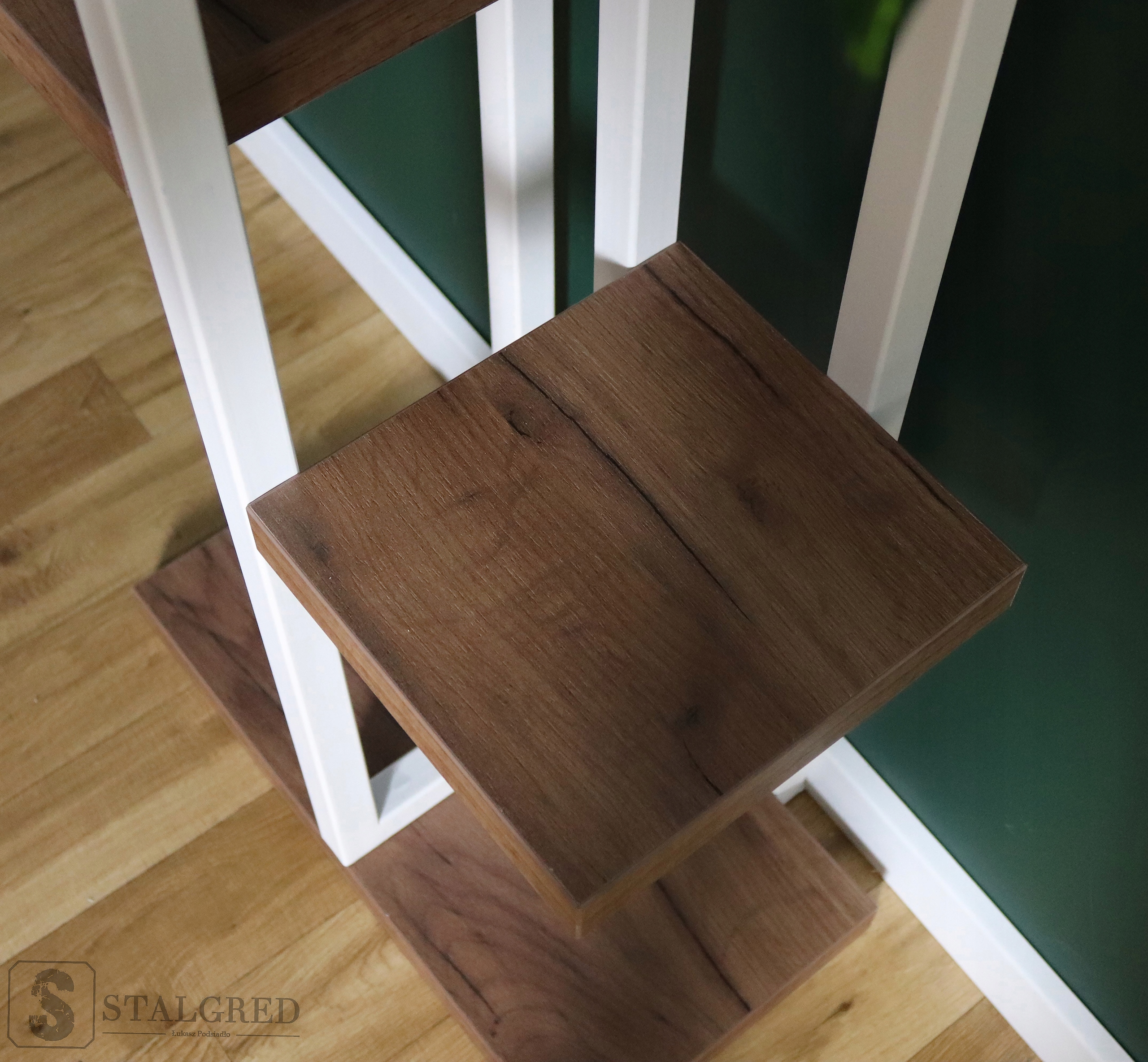 KWIETNIK LOFT STOJAK NA KWIATY 210 cm Marka inna