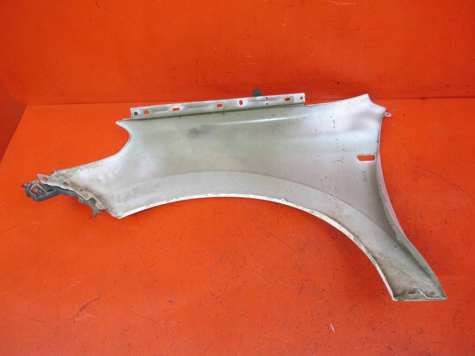 OPEL ASTRA H 3 III (A04) 04- fender front right BIALY Z40R